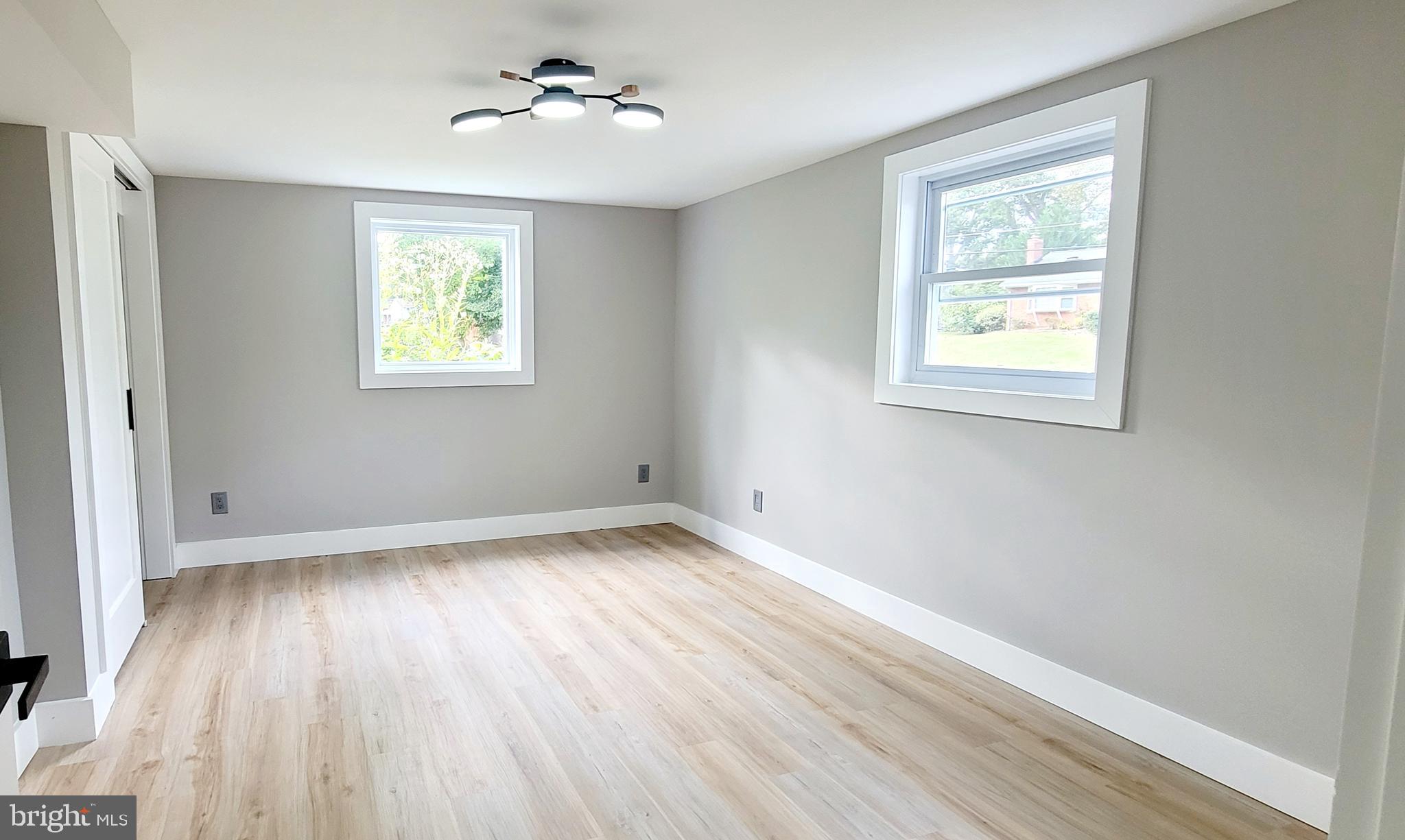 NORTH SPRINGFIELD - Residential Lease