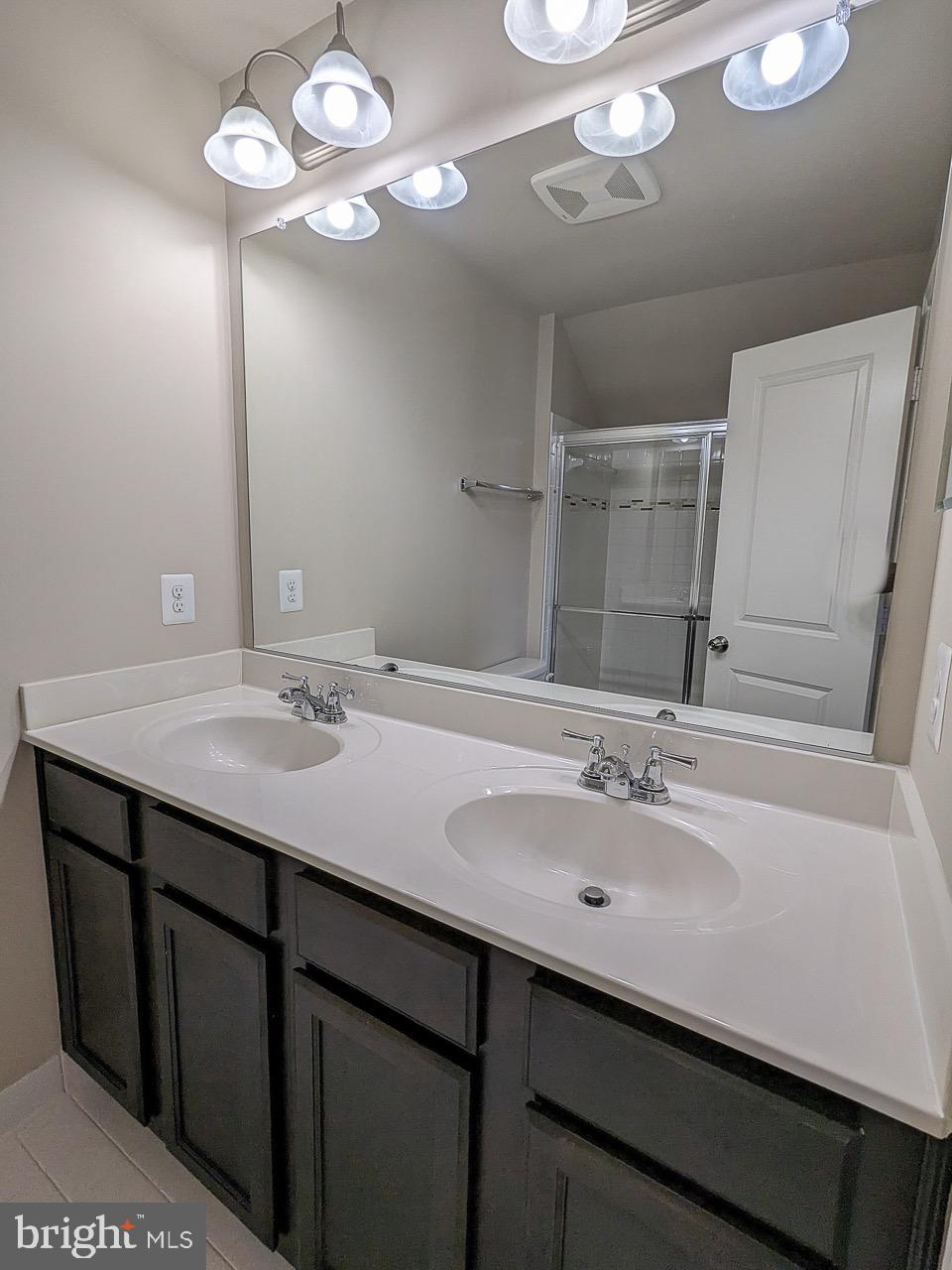 TRIANGLE HIGHLANDS CONDO - Residential Lease