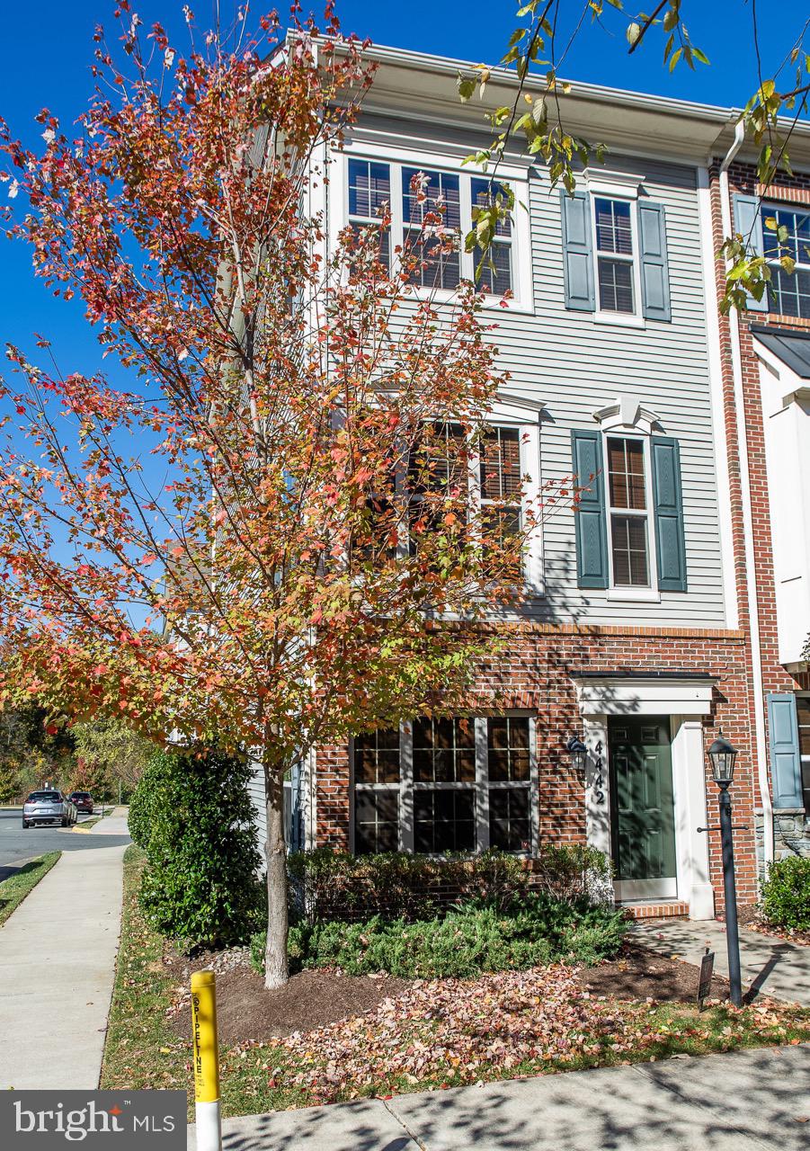 TRIANGLE HIGHLANDS CONDO - Residential Lease