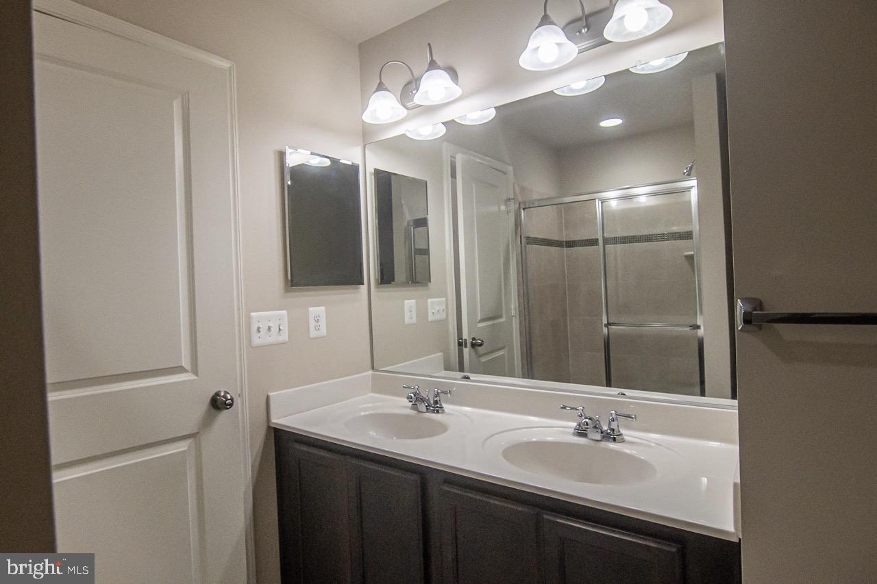 TRIANGLE HIGHLANDS CONDO - Residential Lease