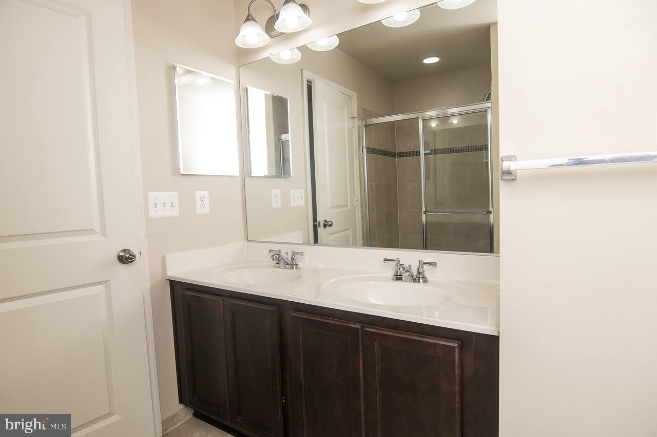 TRIANGLE HIGHLANDS CONDO - Residential Lease