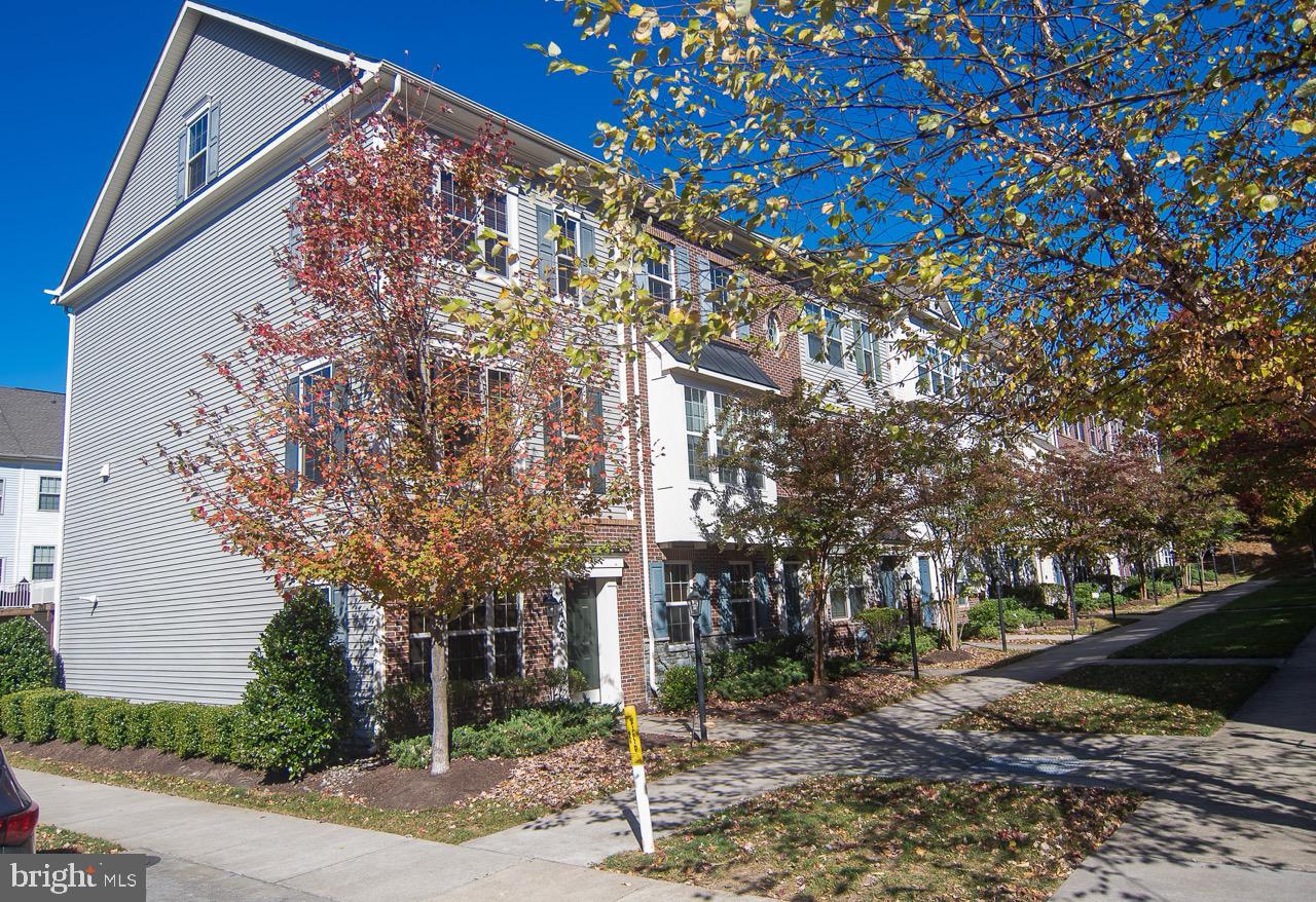 TRIANGLE HIGHLANDS CONDO - Residential Lease