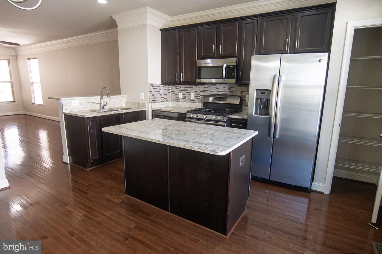 TRIANGLE HIGHLANDS CONDO - Residential Lease