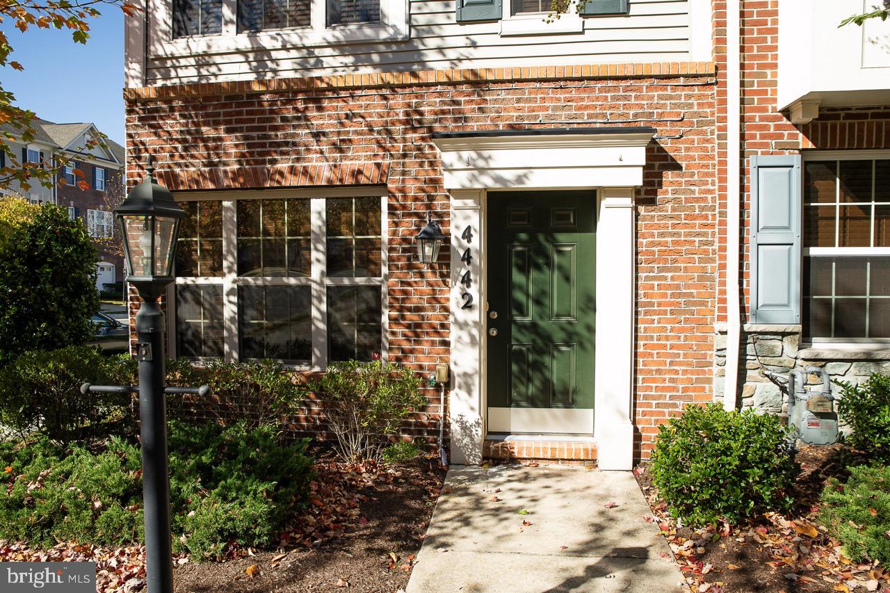 TRIANGLE HIGHLANDS CONDO - Residential Lease