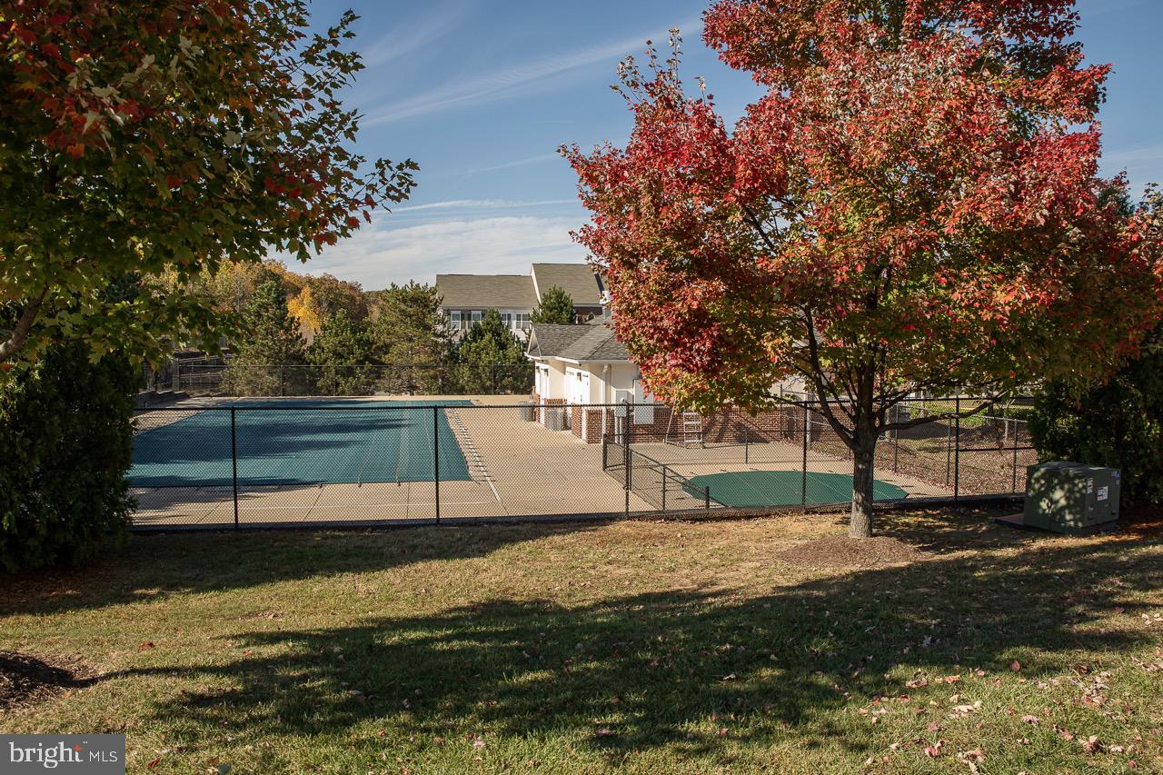 TRIANGLE HIGHLANDS CONDO - Residential Lease