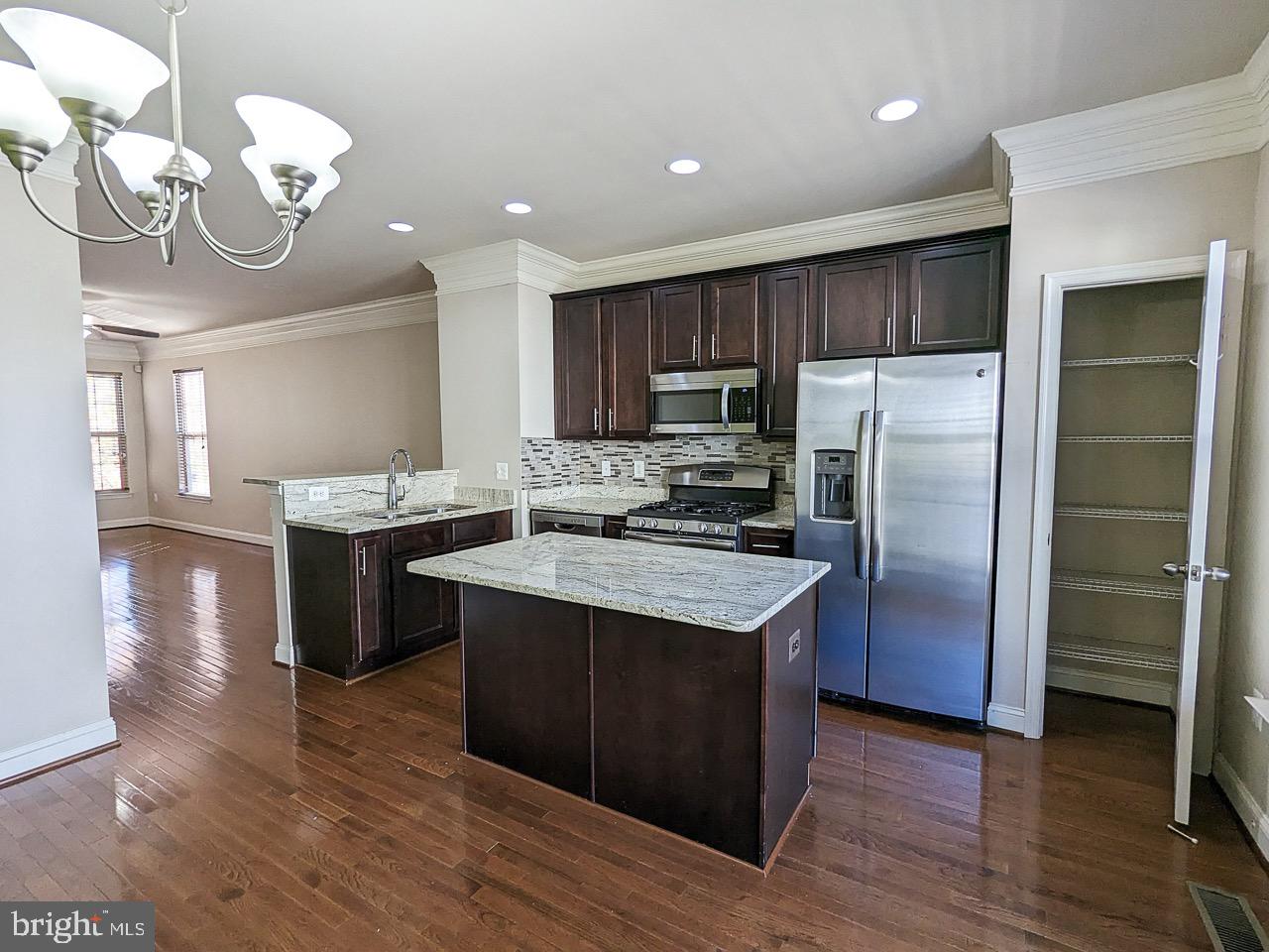 TRIANGLE HIGHLANDS CONDO - Residential Lease