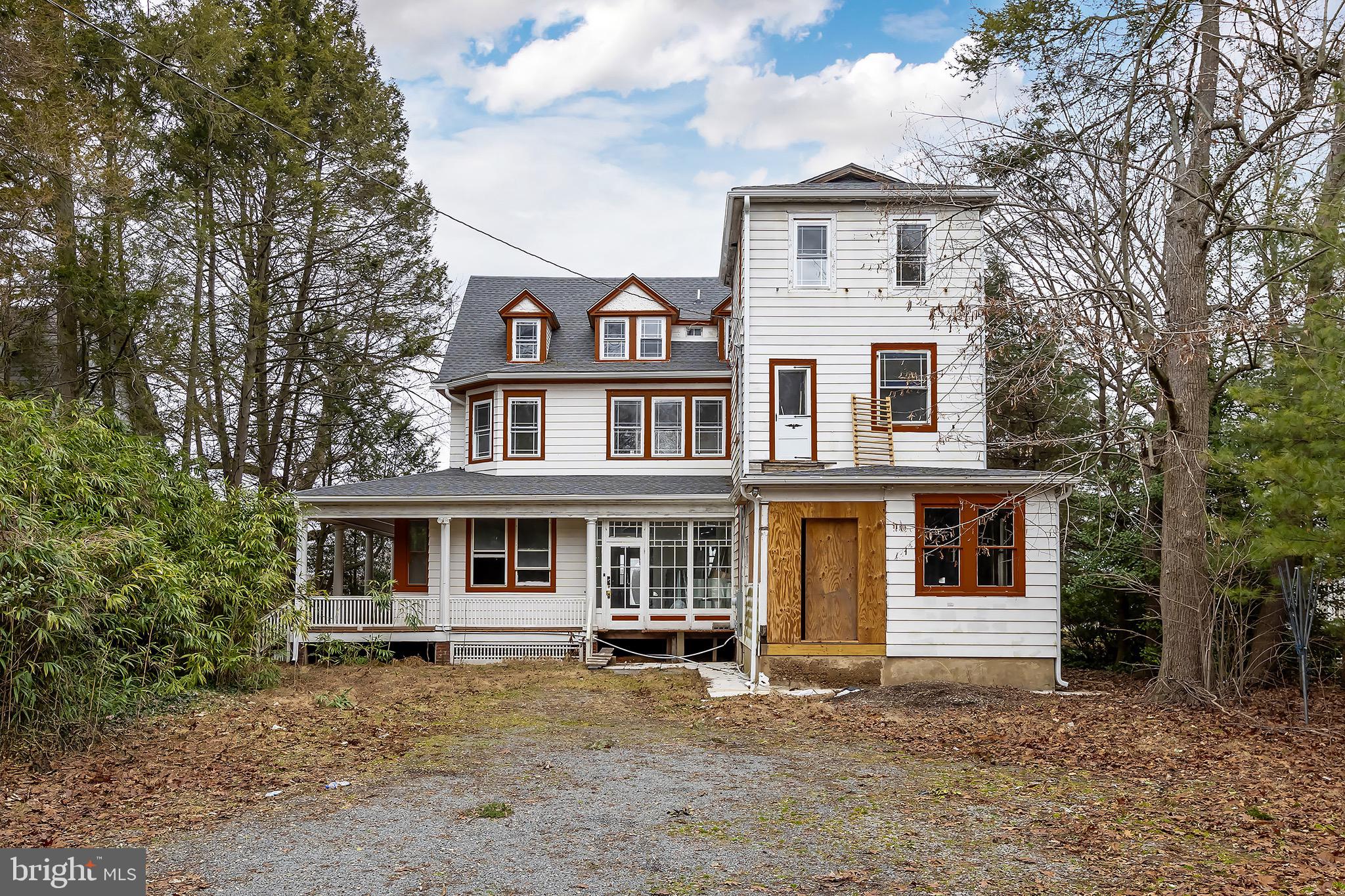 26 RIVERBANK AVENUE
