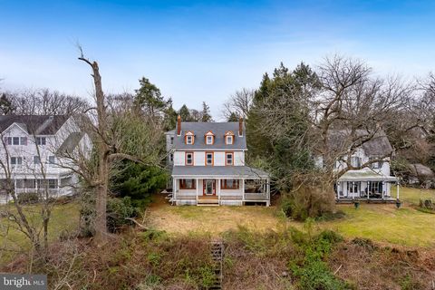 26 RIVERBANK AVENUE BEVERLY NJ 08010