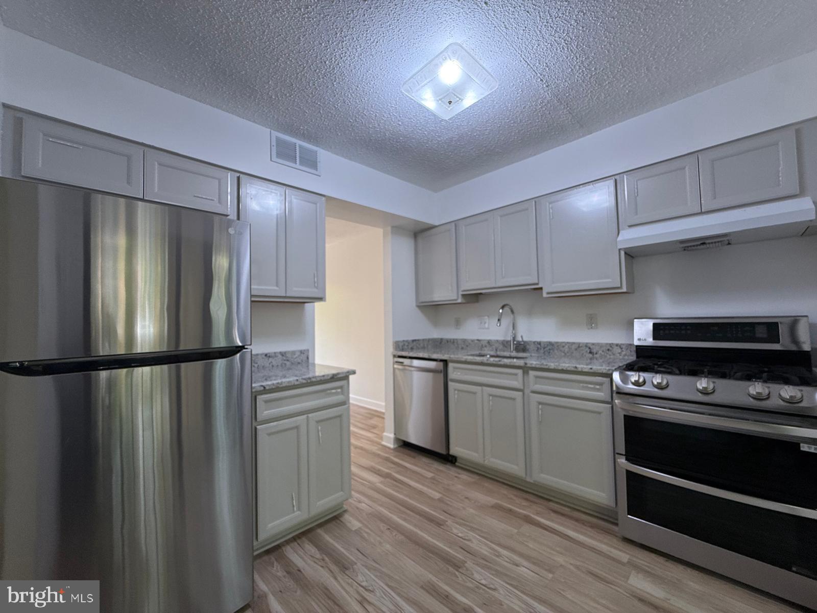LAKEVIEW - Residential