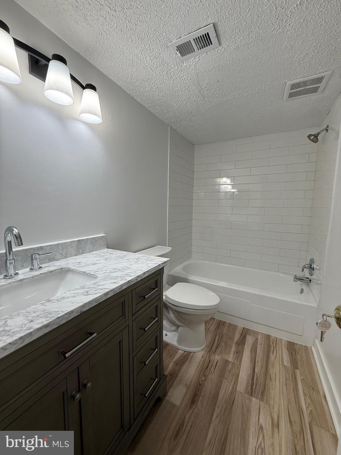 LAKEVIEW - Residential