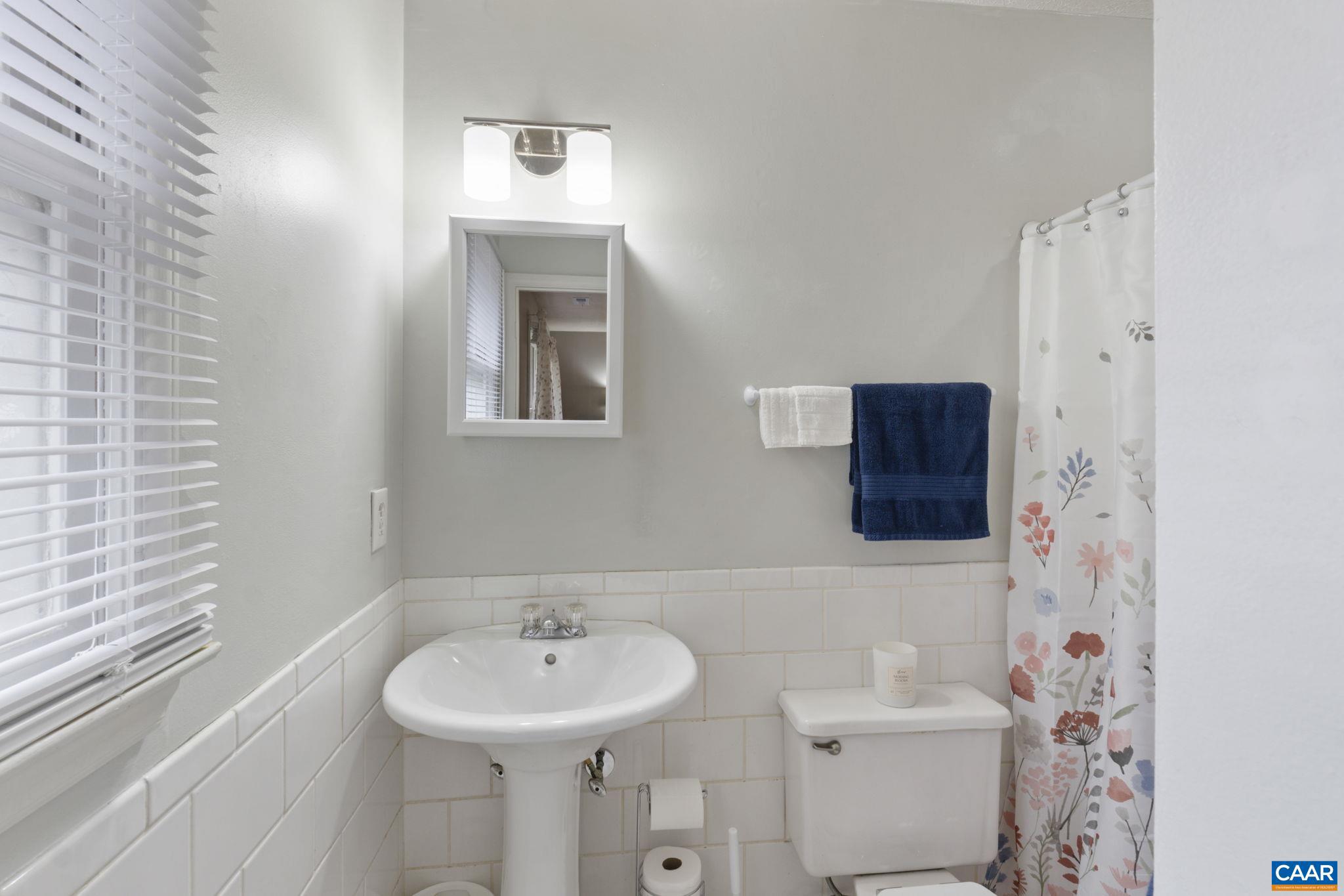 LAKE MONTICELLO - Residential