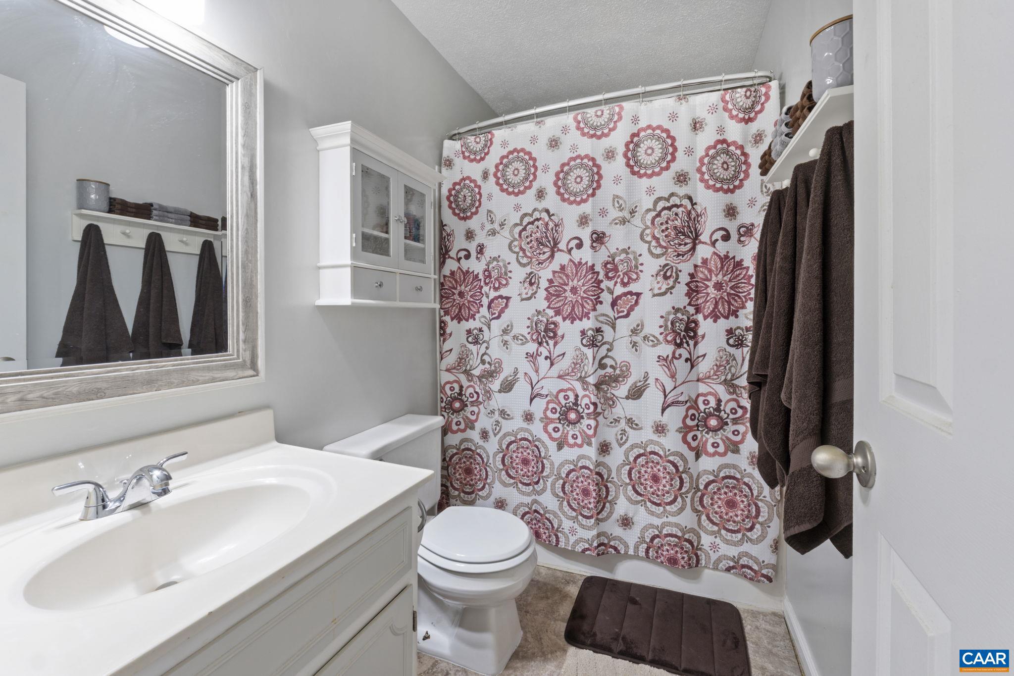 LAKE MONTICELLO - Residential