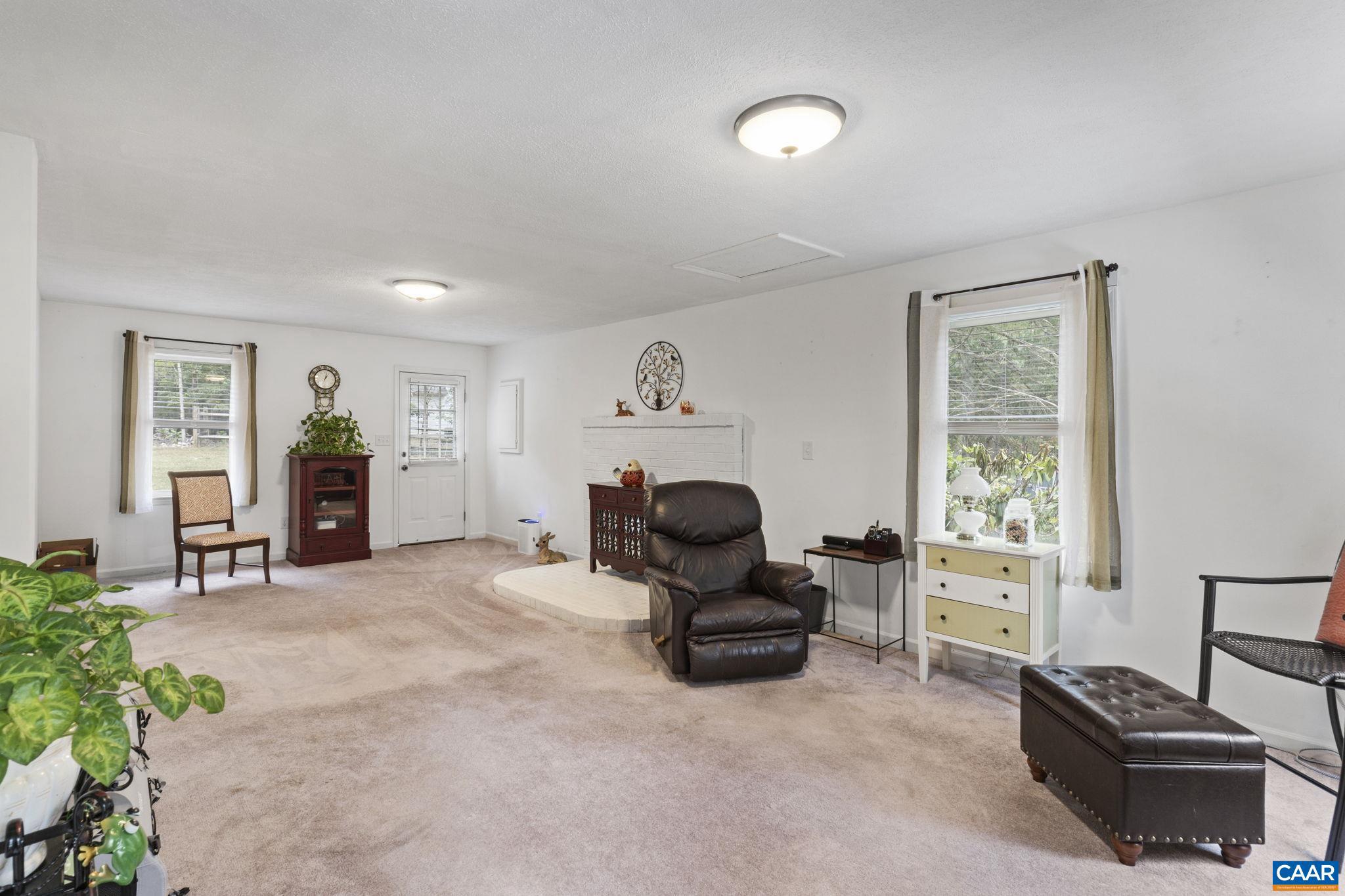 LAKE MONTICELLO - Residential