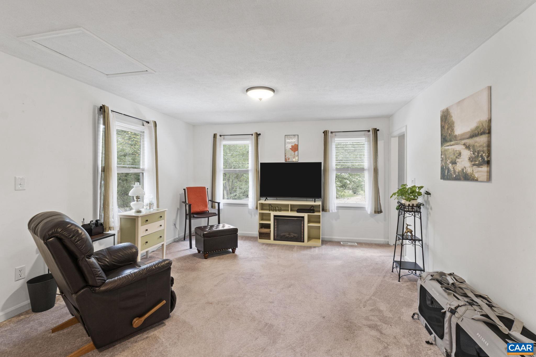 LAKE MONTICELLO - Residential