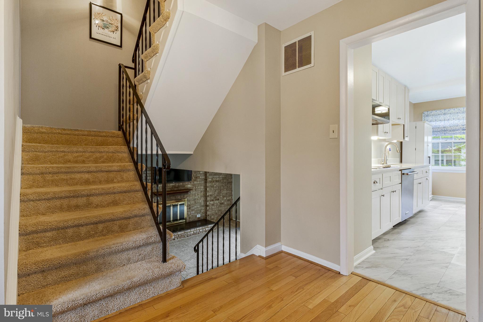4200 SANDHURST COURT