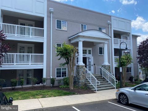 4193 S FOUR MILE RUN DRIVE 103 ARLINGTON VA 22204