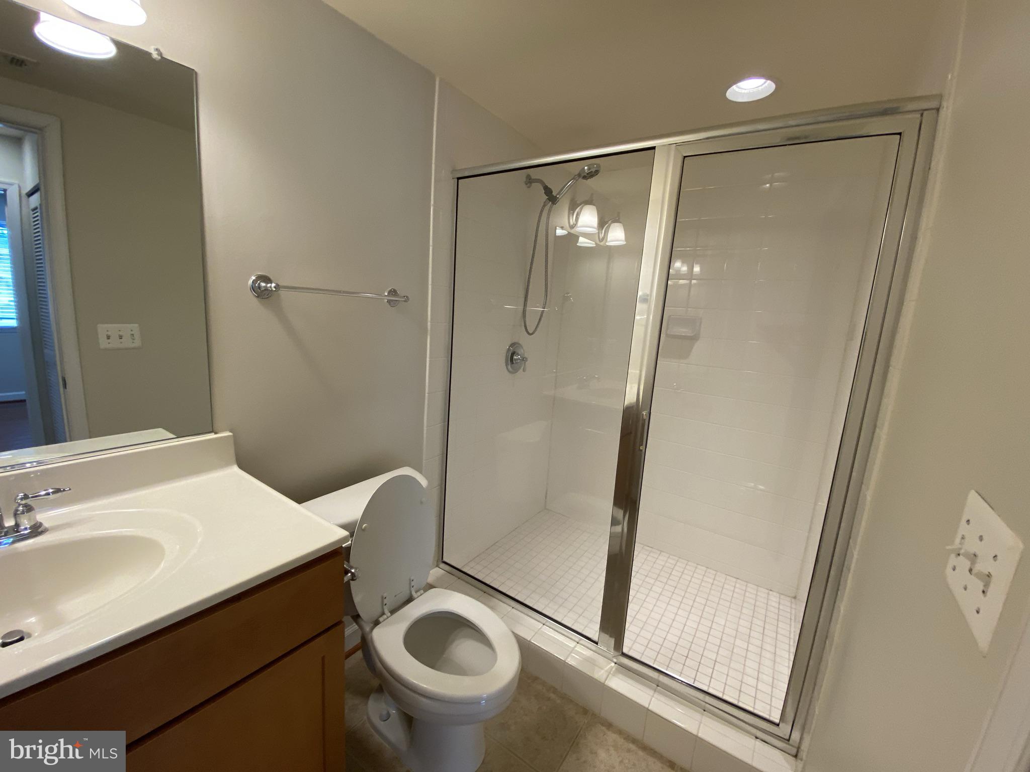 WEST VILLAGE OF SHIRLINGTON - Residential Lease