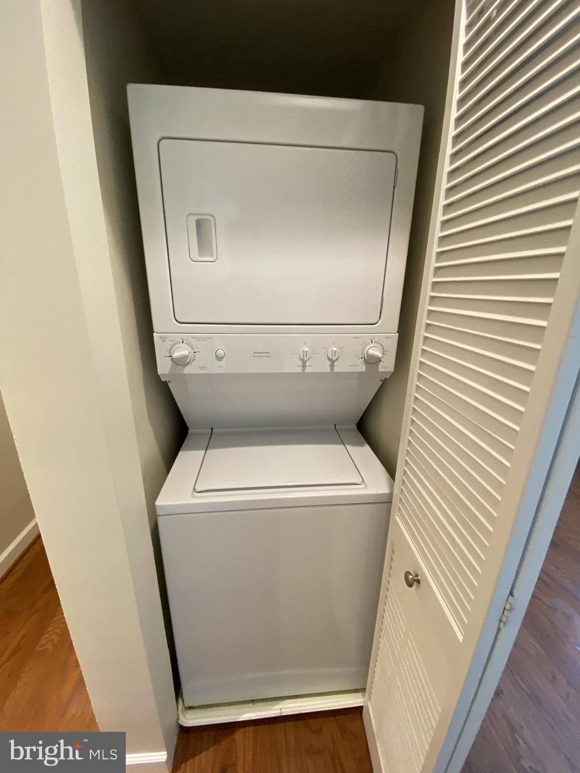 WEST VILLAGE OF SHIRLINGTON - Residential Lease