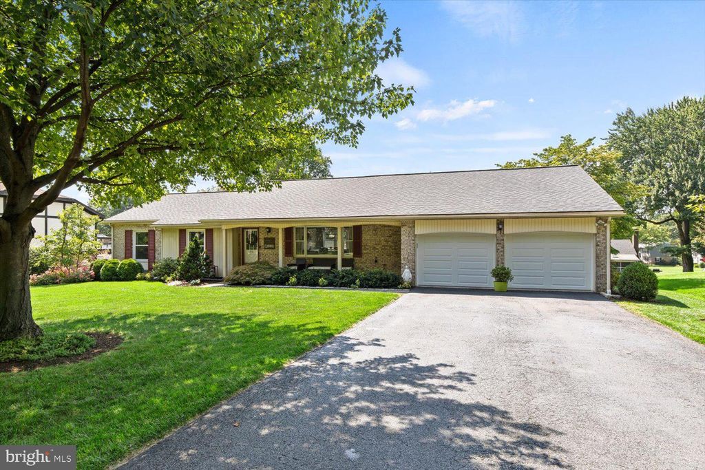 Photo of 50 W ROSEVILLE RD, LANCASTER, PA 17601 (MLS # PALA2038910)