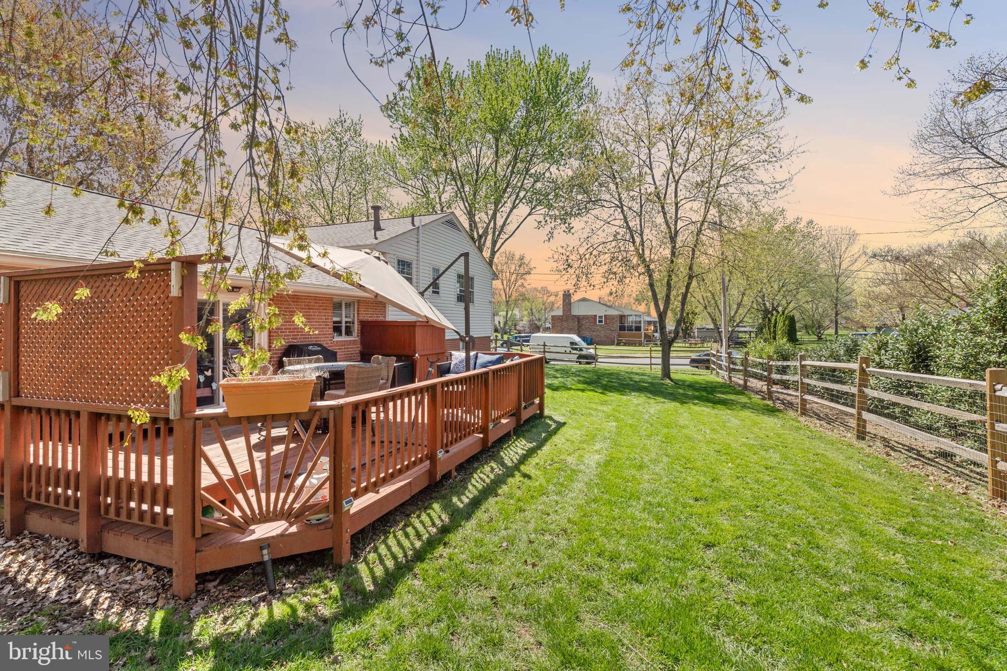 COUNTRY CLUB MANOR - Residential