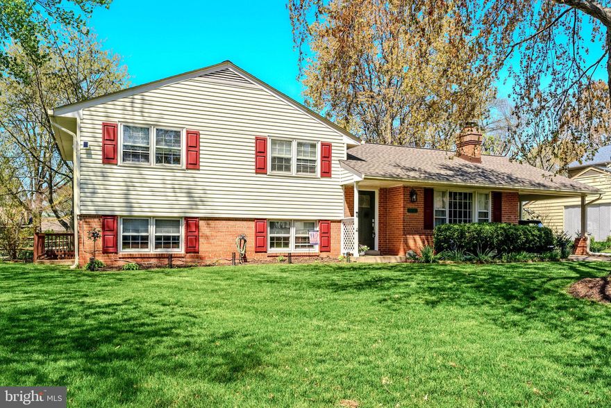 This is a must-see 4 bedroom, 3 bath, split-level home in Centreville's  Country Club Manor with no HOA! This fenced corner lot features a carport (with workshop/shed space at the end), ample storage, LVP and hardwood floors, an updated roof and newer appliances. This move-in ready home is close to various grocery stores, shopping centers, Chantilly National golf course, schools, and commuter lots—everything you need and no HOA!

Enter through the living room, which features a wood fireplace with brick surround and wood mantel. The LVP on the main level runs into the kitchen and dining areas. The kitchen has stainless steel appliances all updated in the last 2 years. The dining area leads to the updated sliding doors with built-in blinds providing access the spacious deck, large yard and backyard shed. 

Upstairs, you'll find three bedrooms, all with hardwood floors, and two bathrooms. The primary bedroom boasts an updated en suite bathroom with modern touches. Each closet features built-in shelving for organized storage. 

The spacious lower level rec room provides additional storage and is conveniently located next to the fourth bedroom, which also features an en-suite bathroom.This level has a walk-out to the side yard through a mud-room. The washer and dryer are tucked into the utility room on this level. 

Detailed list of updates 2022 - 2025: 
Refrigerator
Dishwasher
Roof
Stove
Washing Machine
Clothes Dryer
Front door & Sliding back door (both Pella brand)

*Owner Agent*