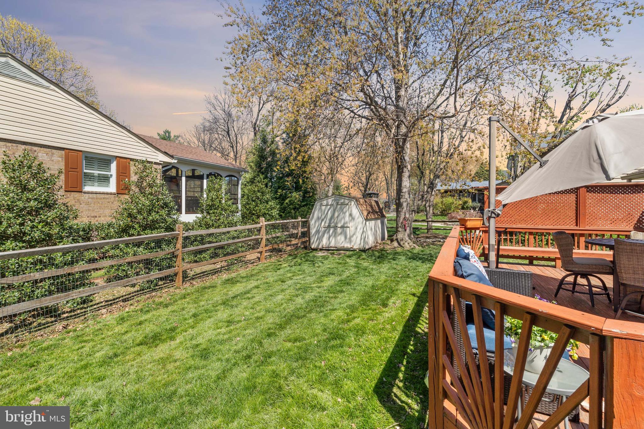 COUNTRY CLUB MANOR - Residential