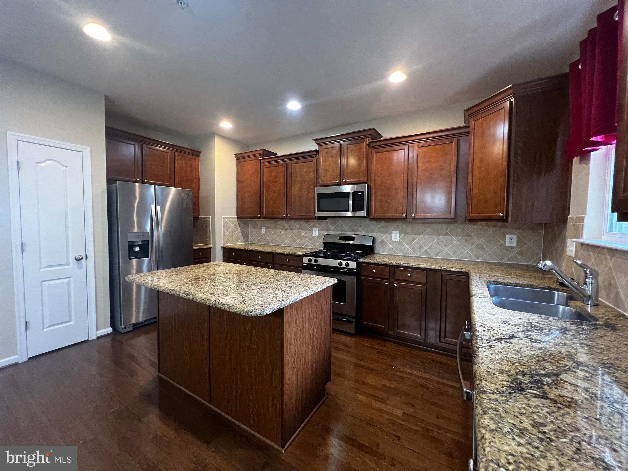 TANYARD SPRINGS - Residential Lease