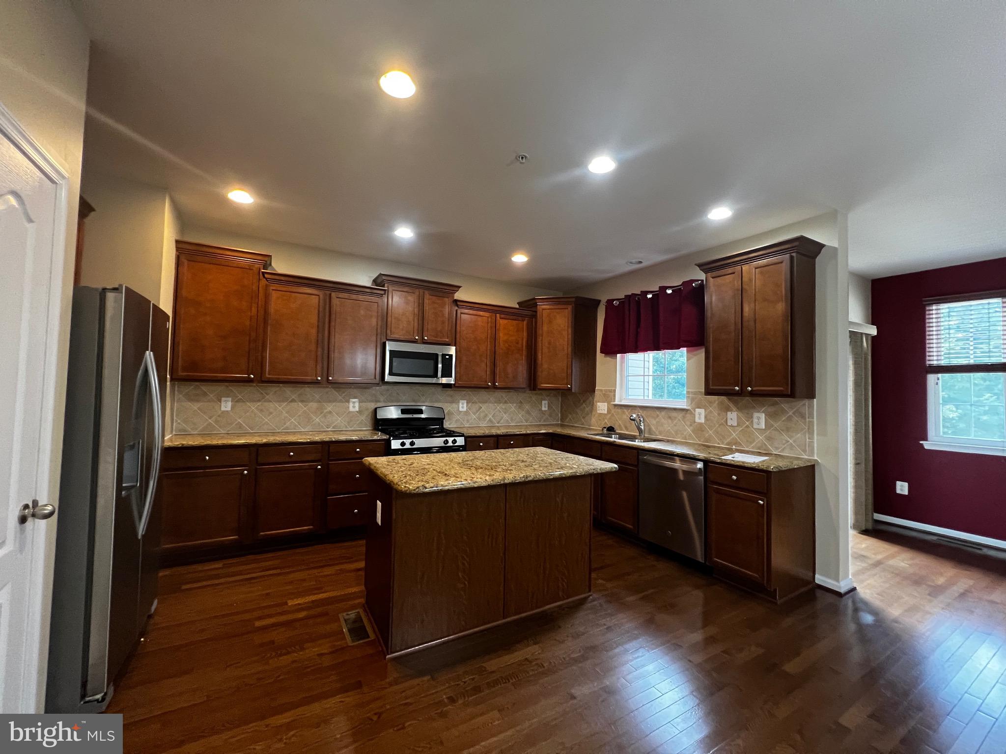 TANYARD SPRINGS - Residential Lease