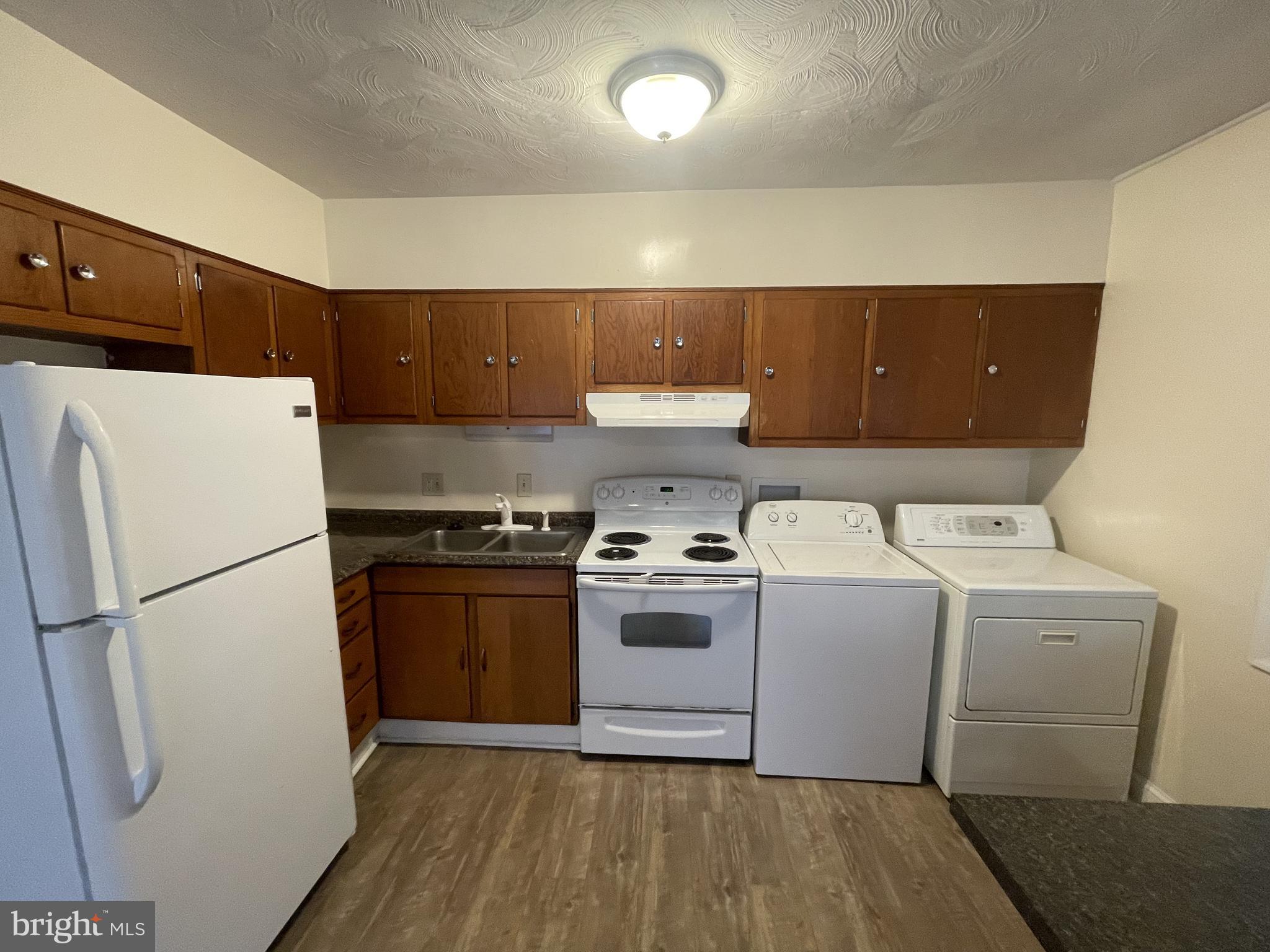 CHARLES TOWN - Residential Lease