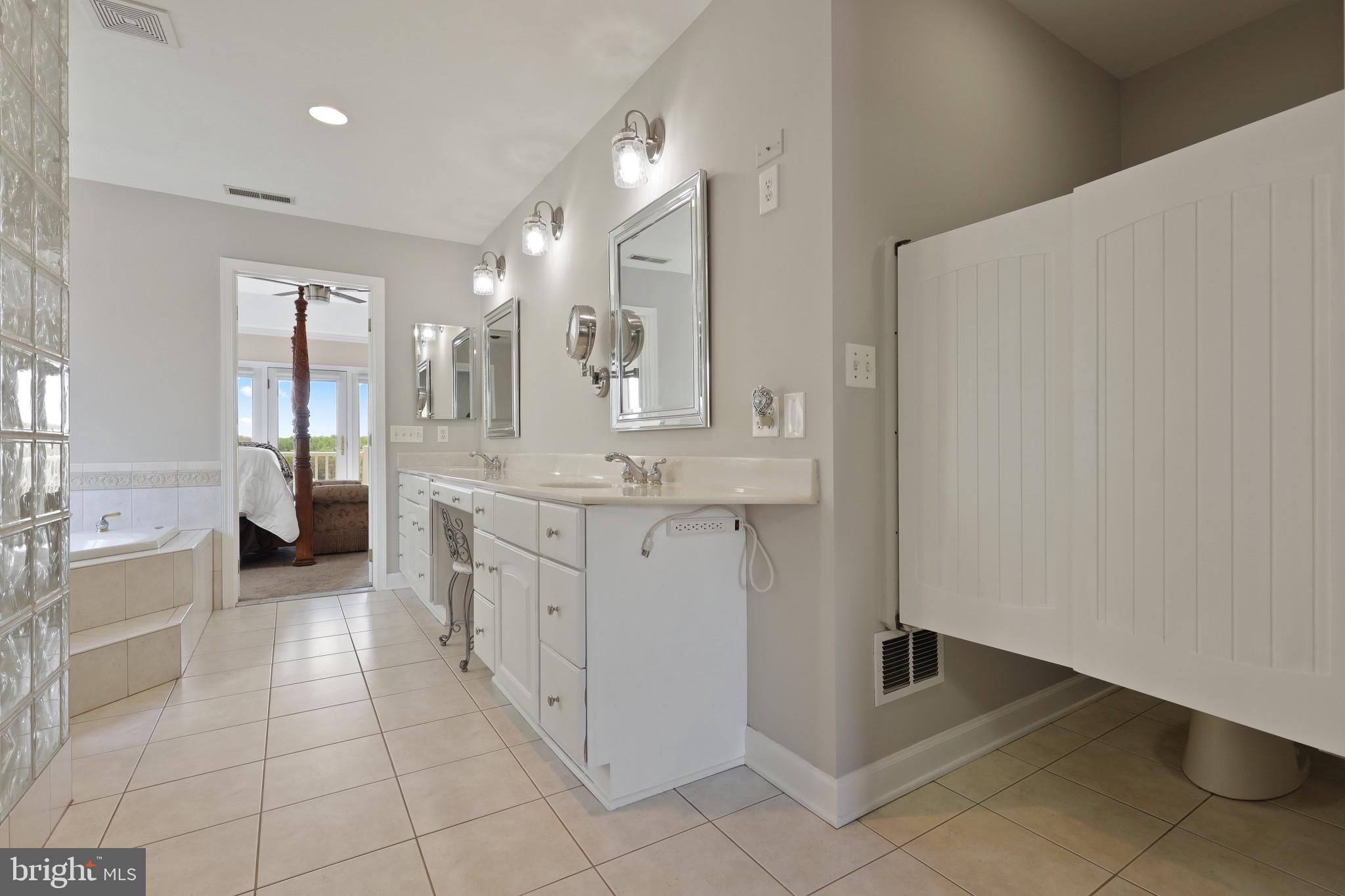 GRAYSTONE FARMS ESTATES - Residential