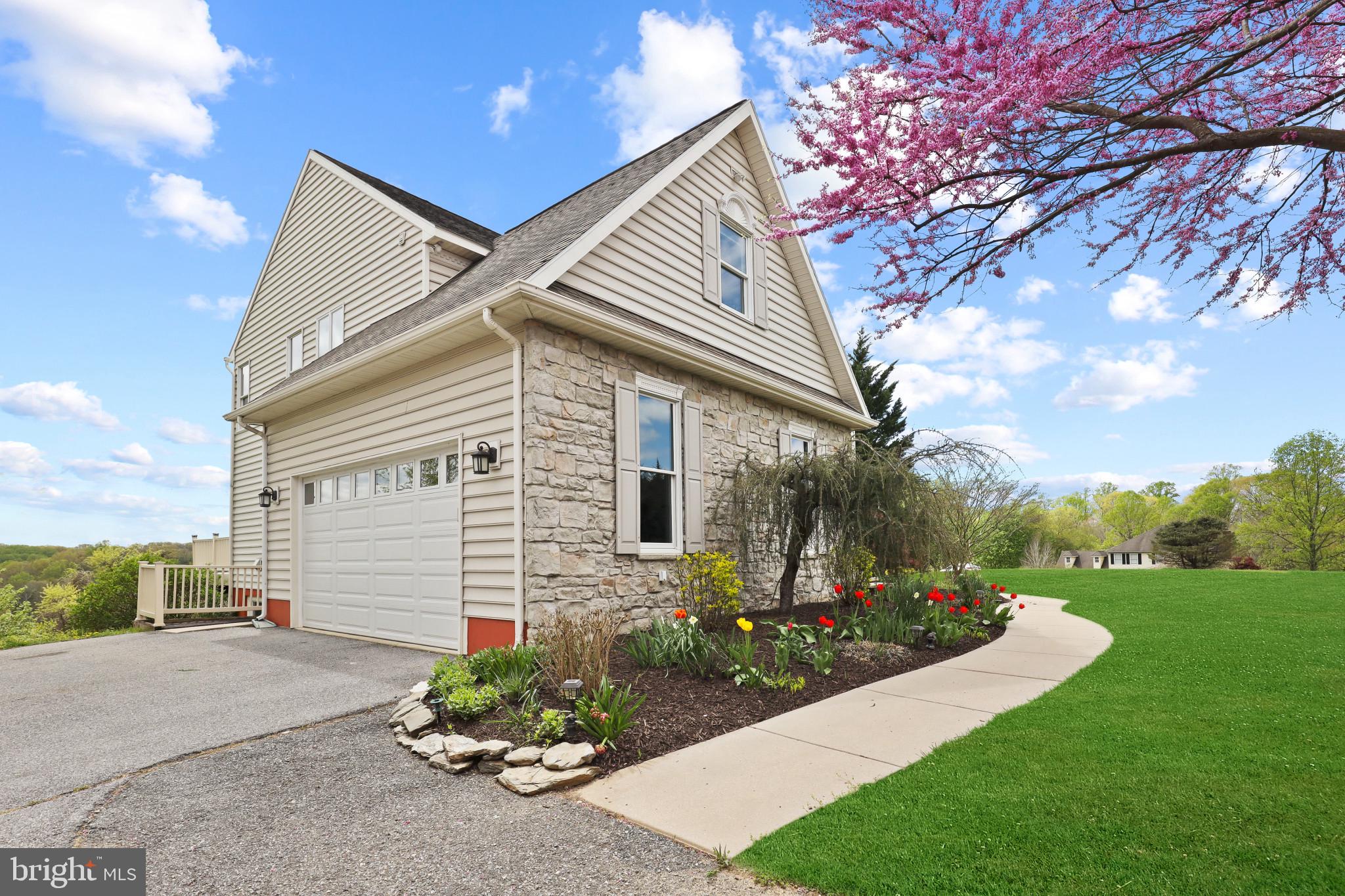 GRAYSTONE FARMS ESTATES - Residential