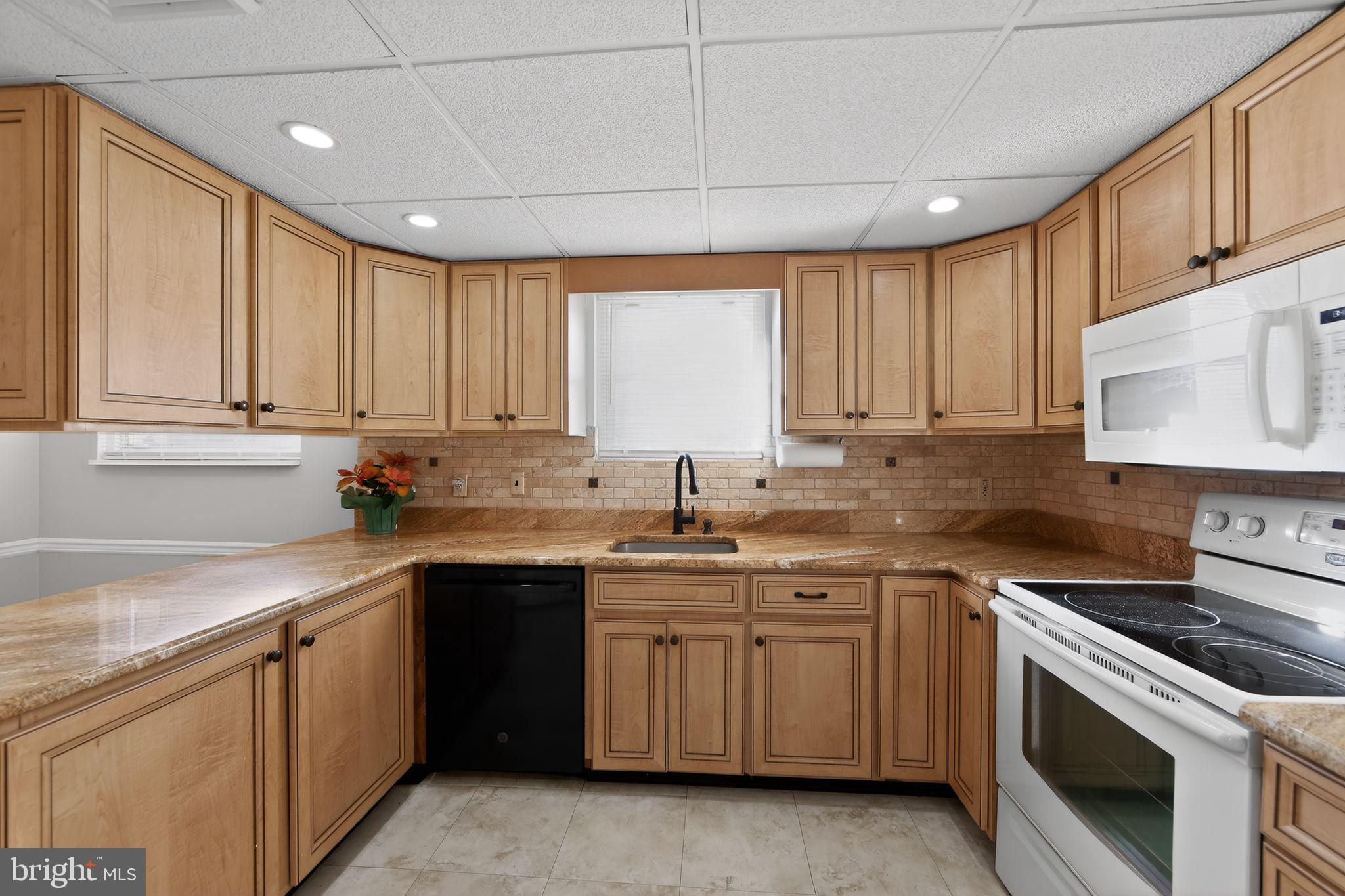 SAINT JOHN CIR - Residential