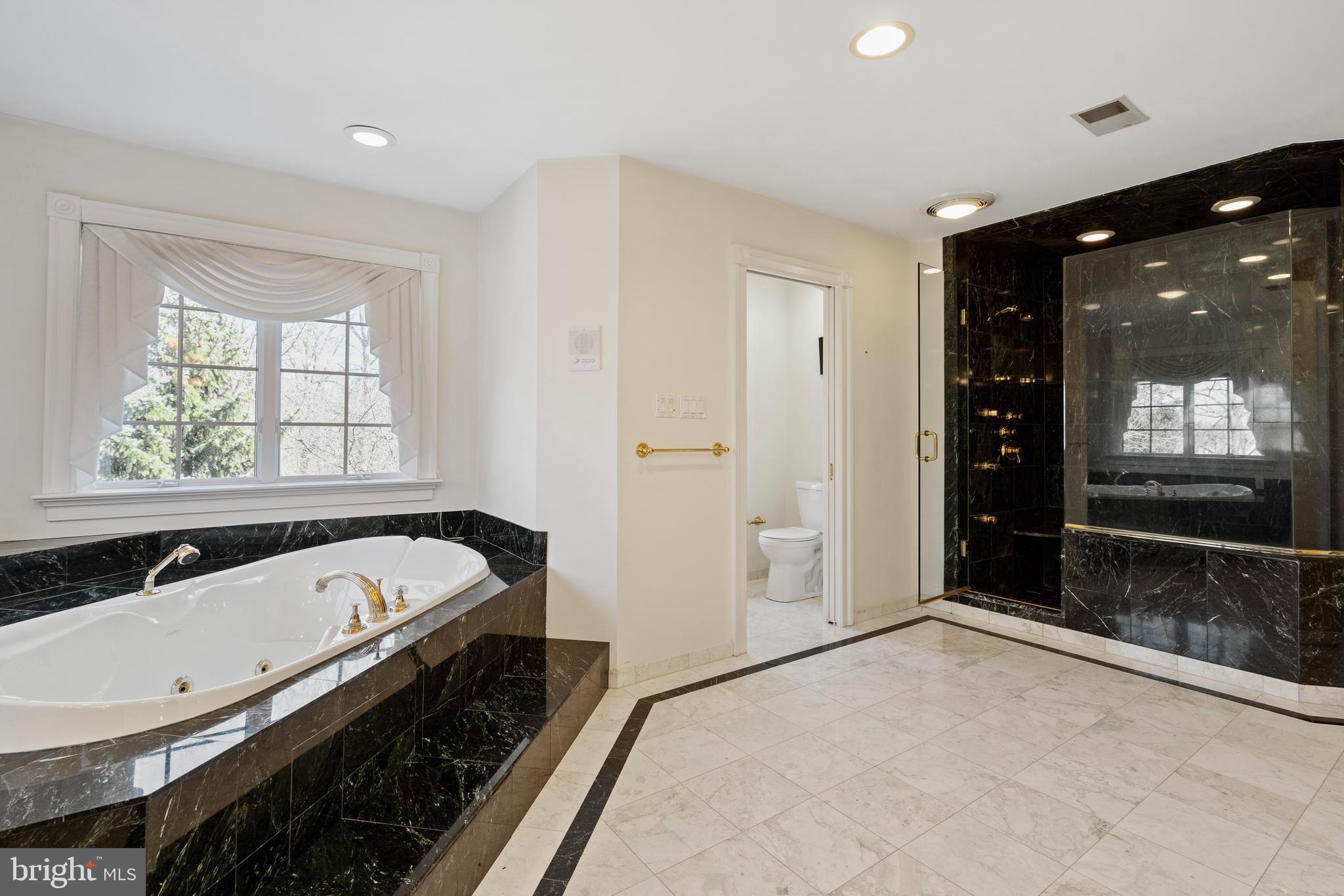 DEER POINTE - Residential