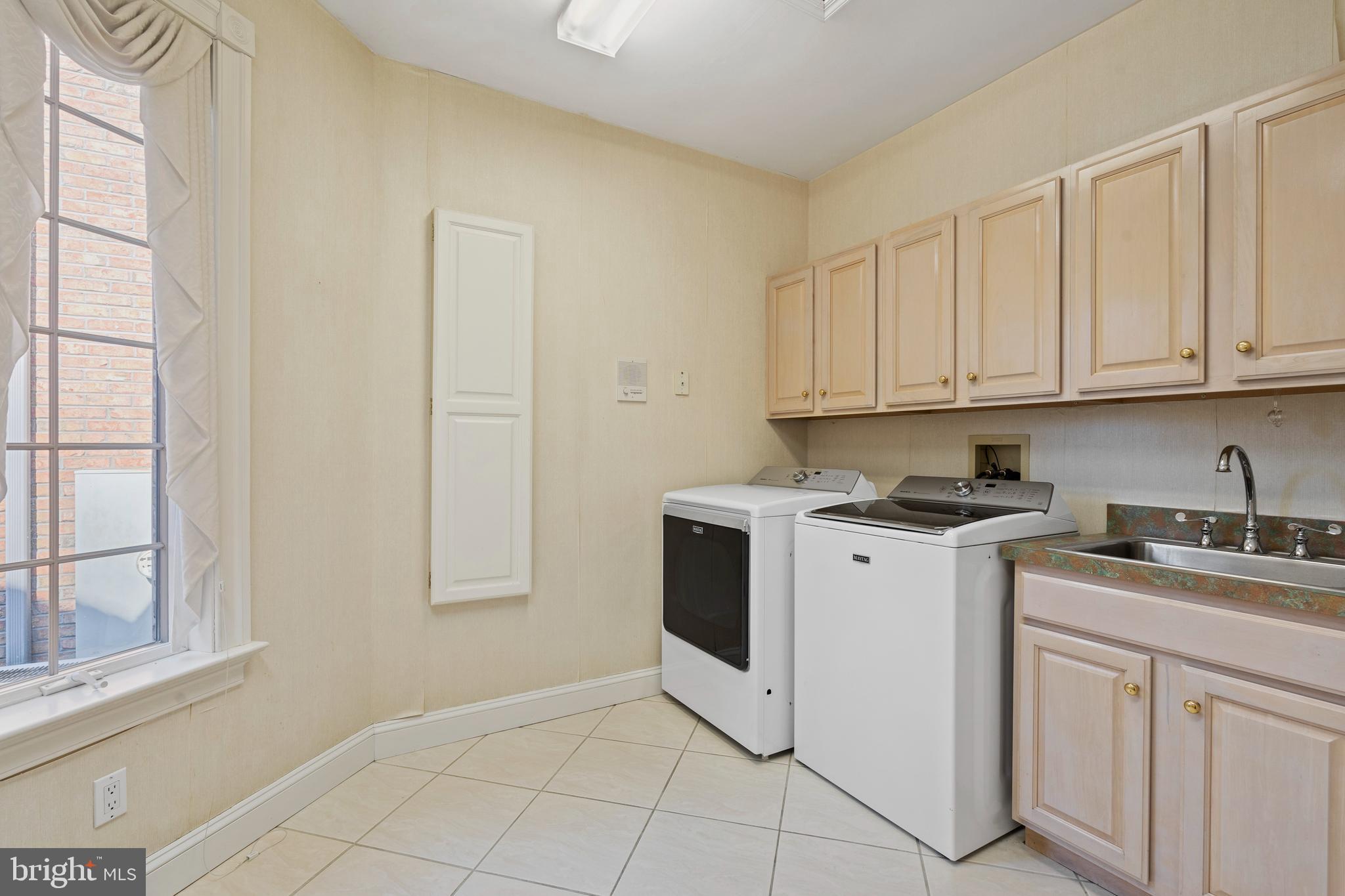 DEER POINTE - Residential