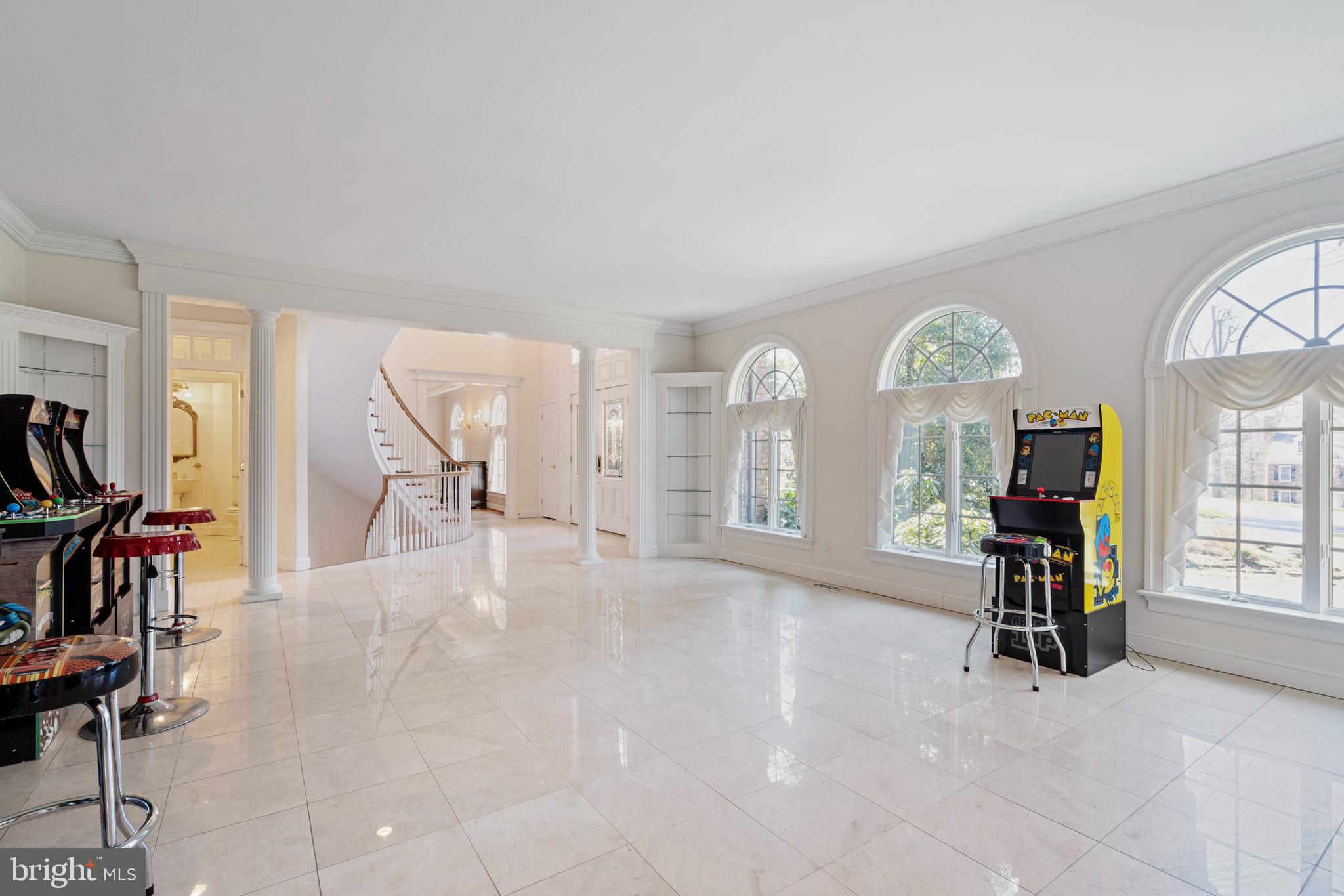 DEER POINTE - Residential