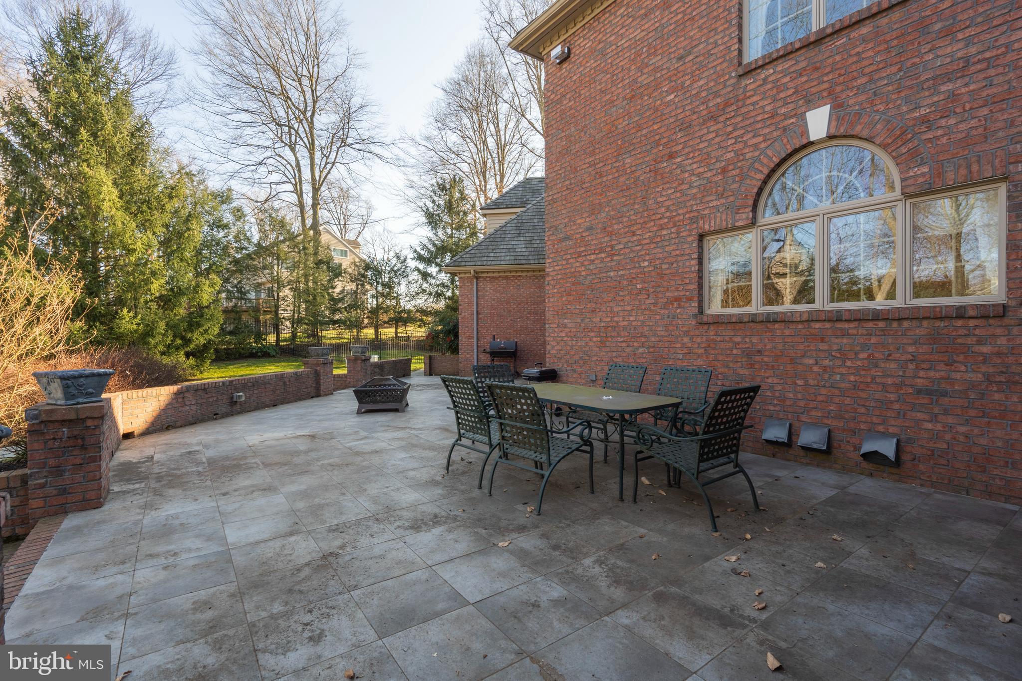 DEER POINTE - Residential