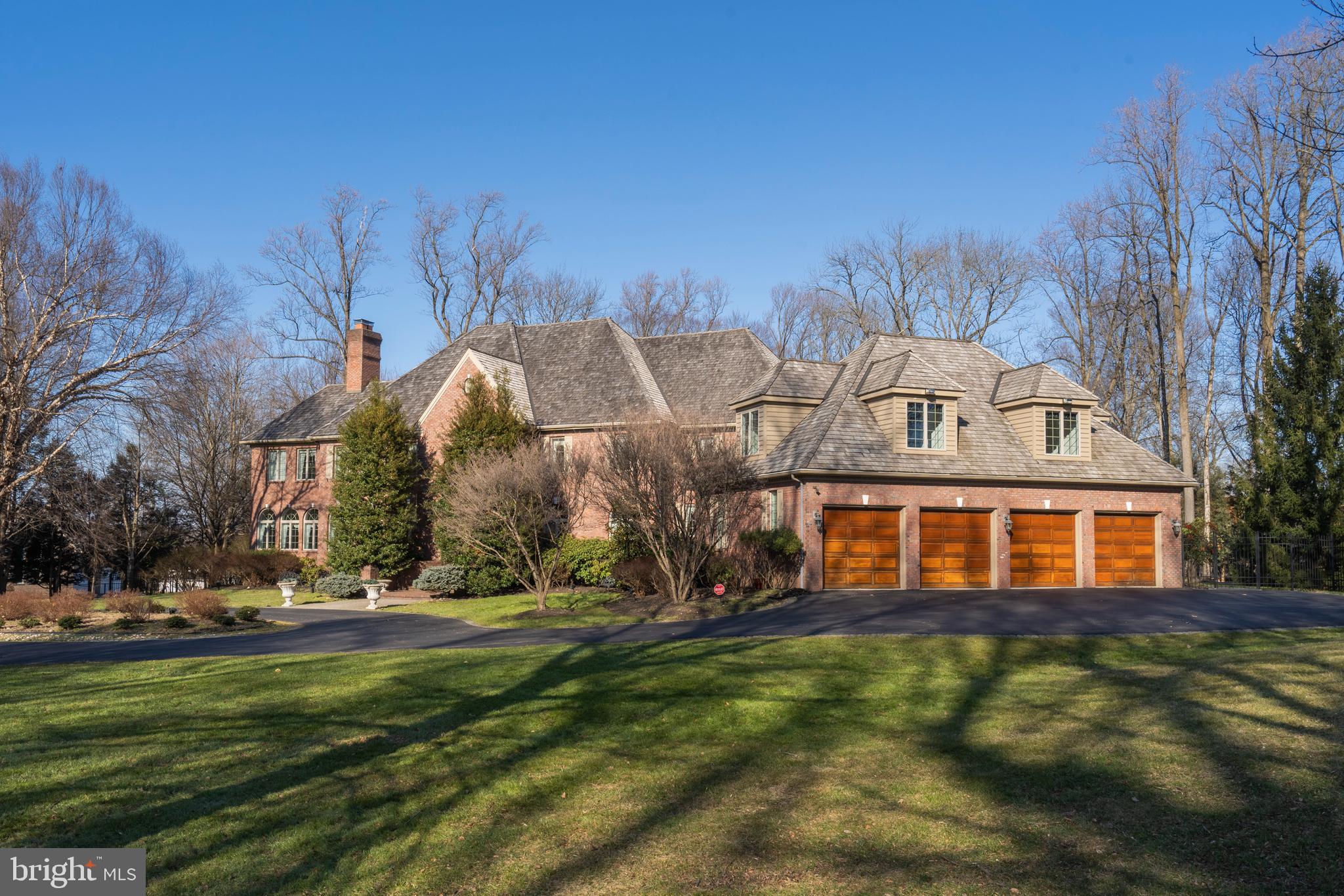 DEER POINTE - Residential