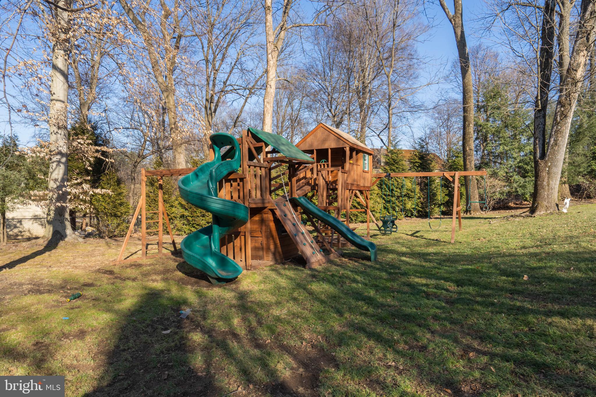 DEER POINTE - Residential