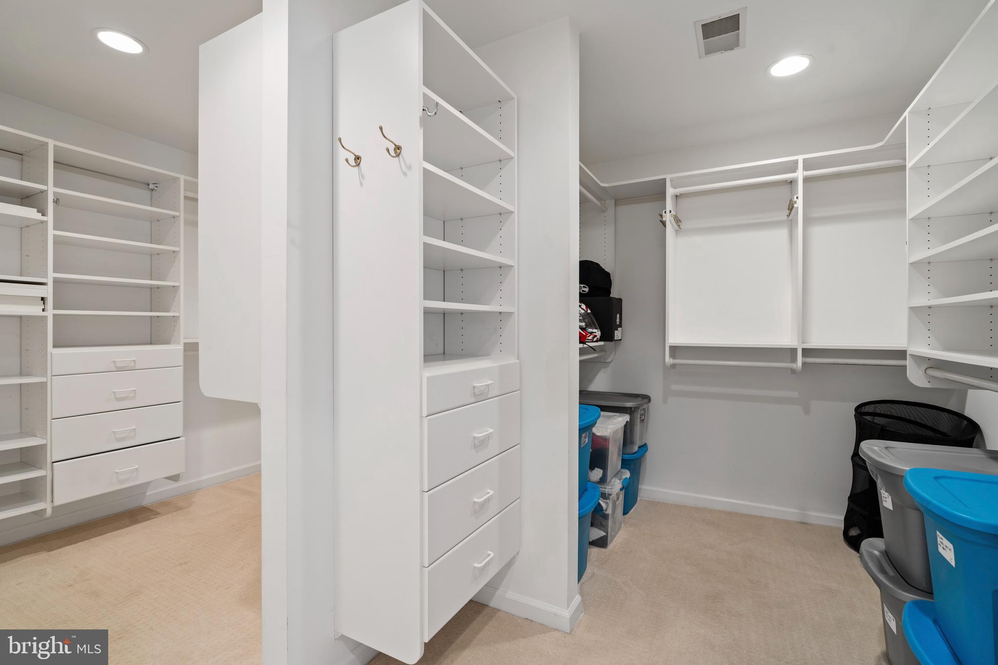 DEER POINTE - Residential