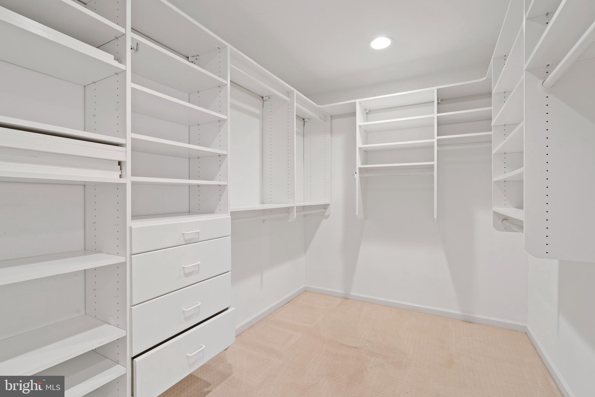 DEER POINTE - Residential