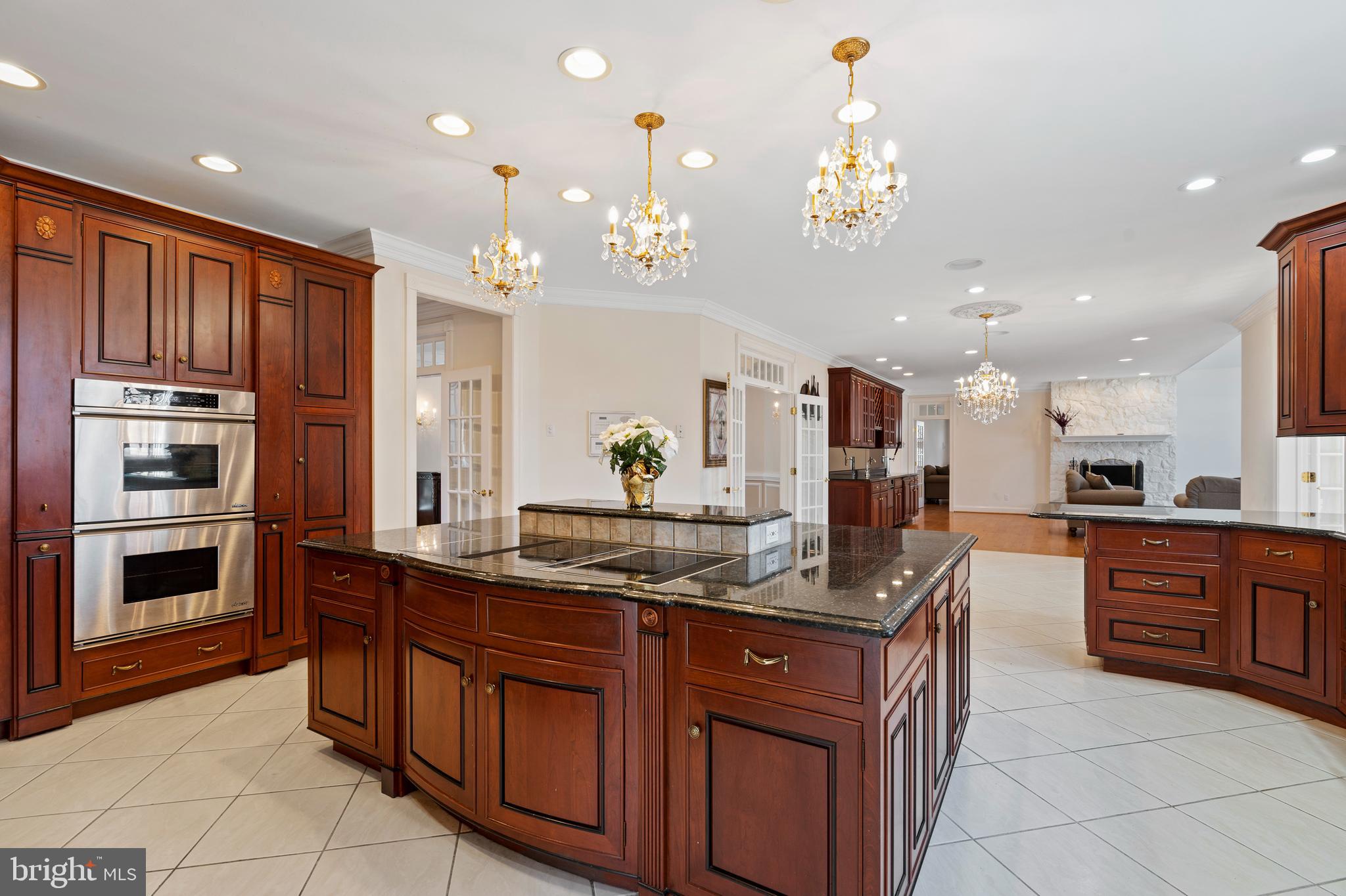 DEER POINTE - Residential