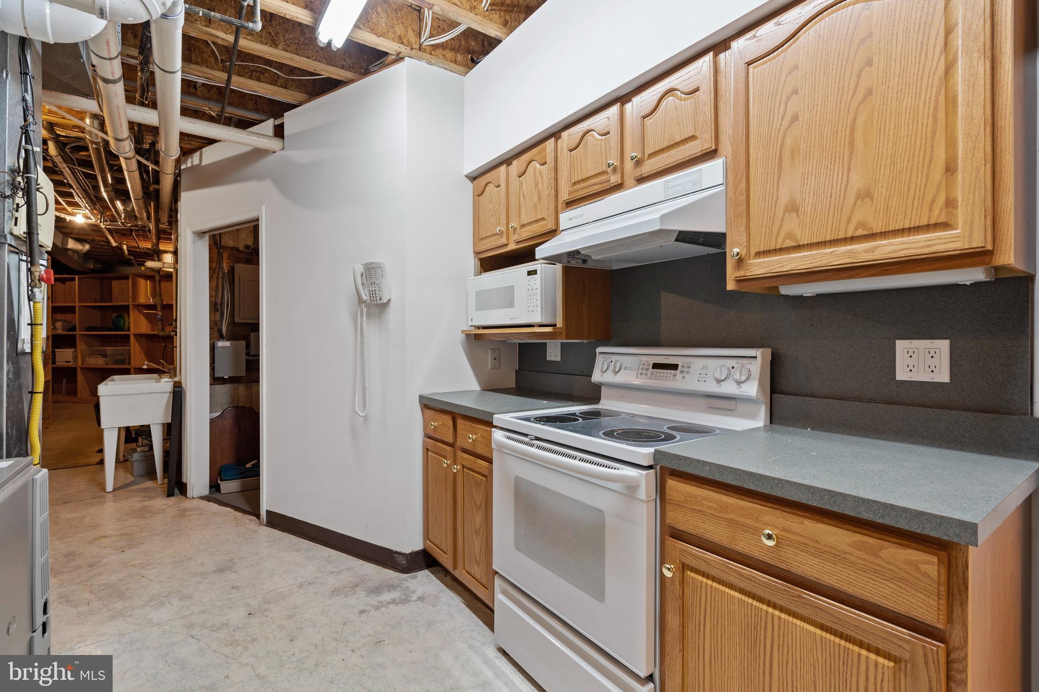 DEER POINTE - Residential