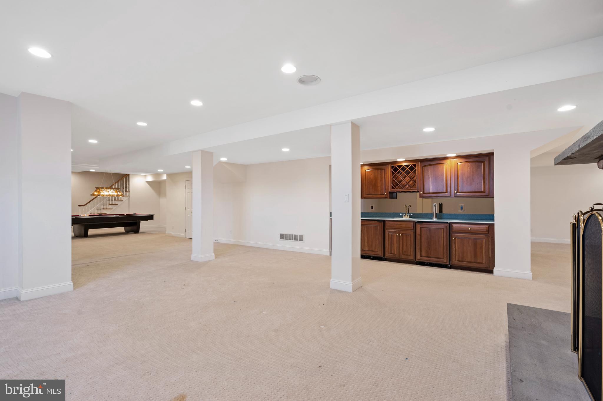 DEER POINTE - Residential