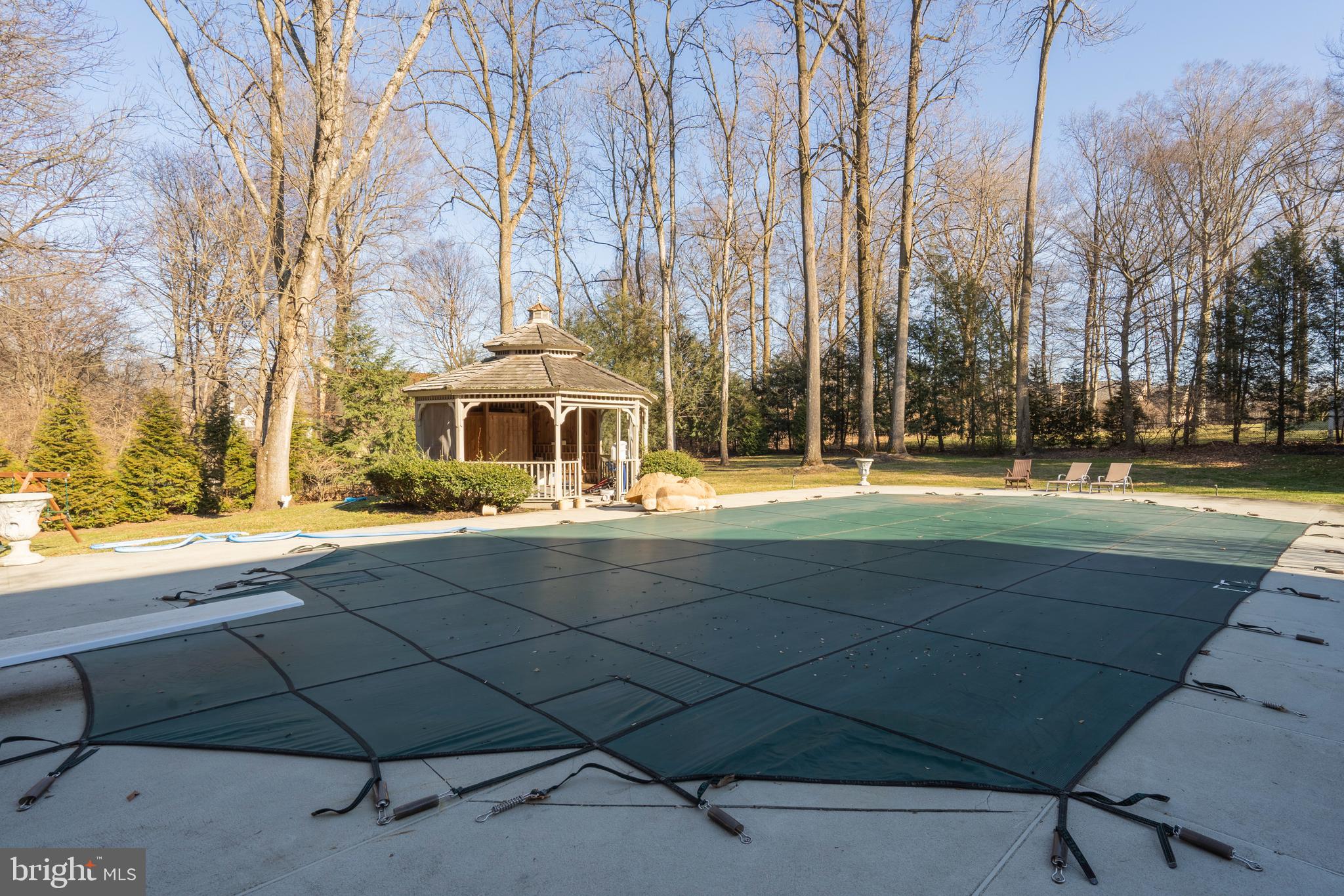 DEER POINTE - Residential