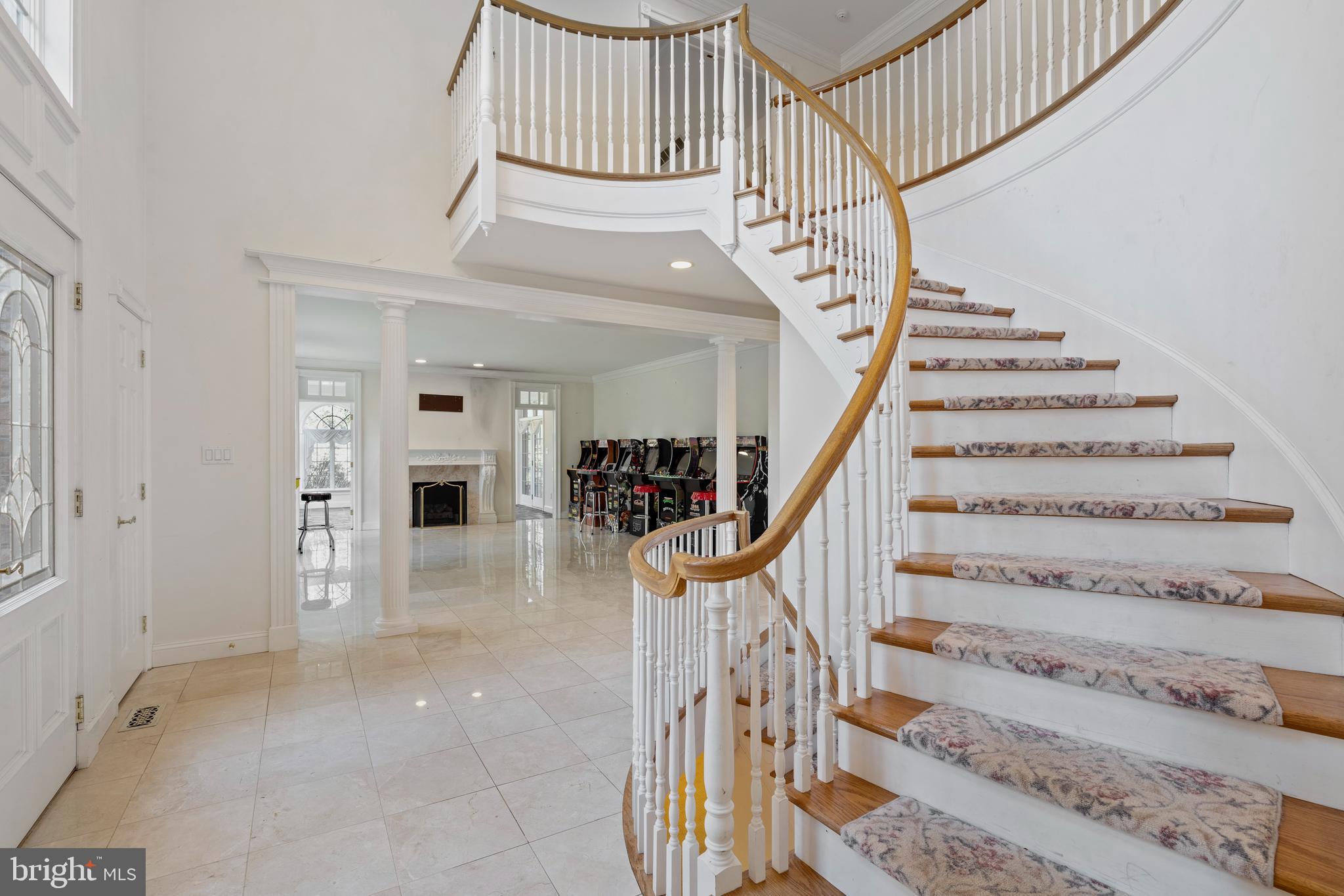 DEER POINTE - Residential