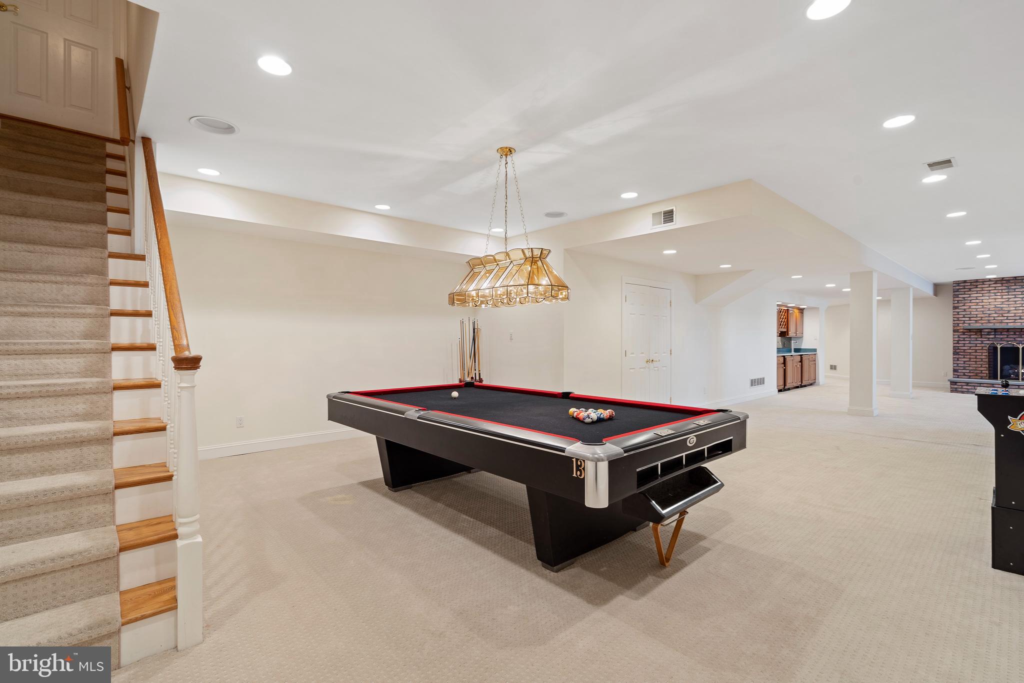 DEER POINTE - Residential