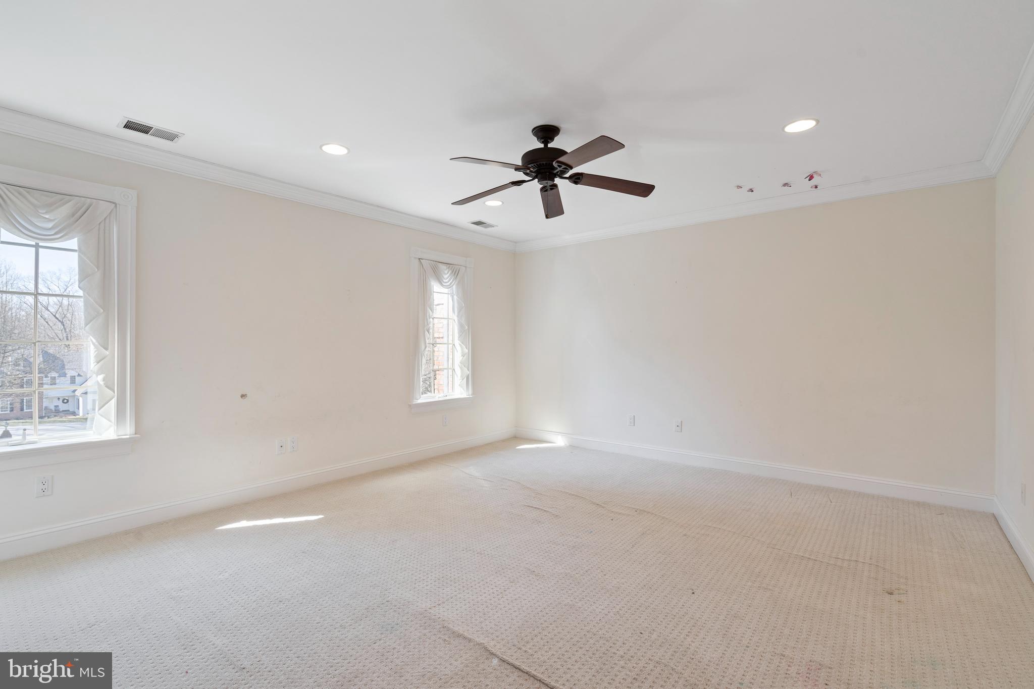 DEER POINTE - Residential