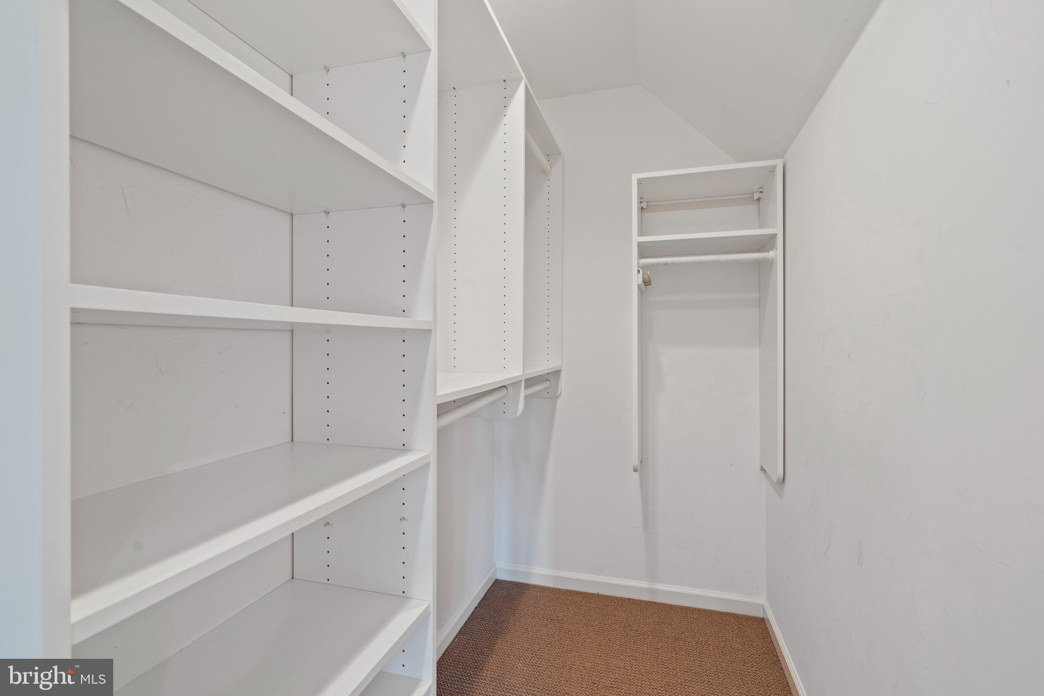 DEER POINTE - Residential