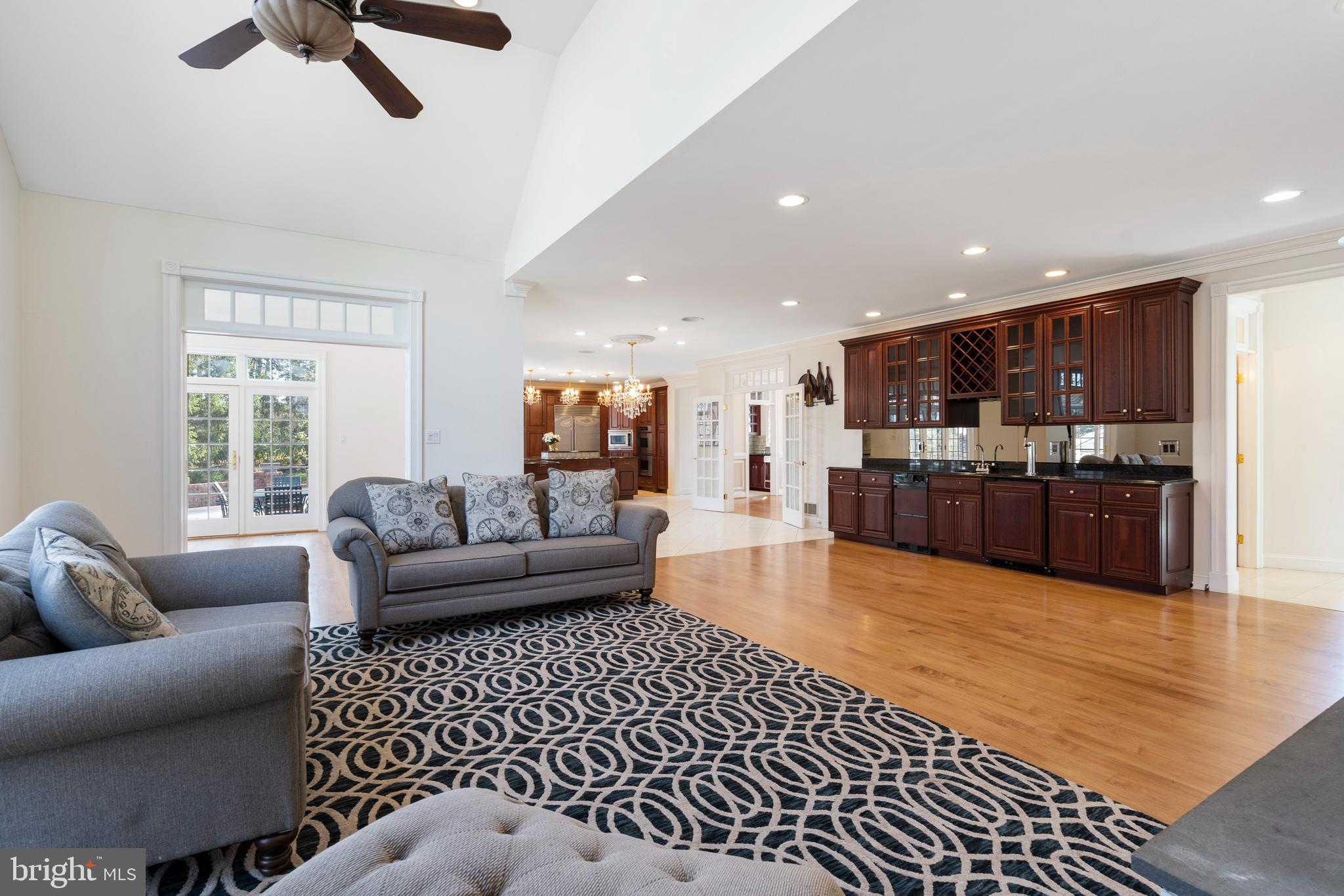 DEER POINTE - Residential