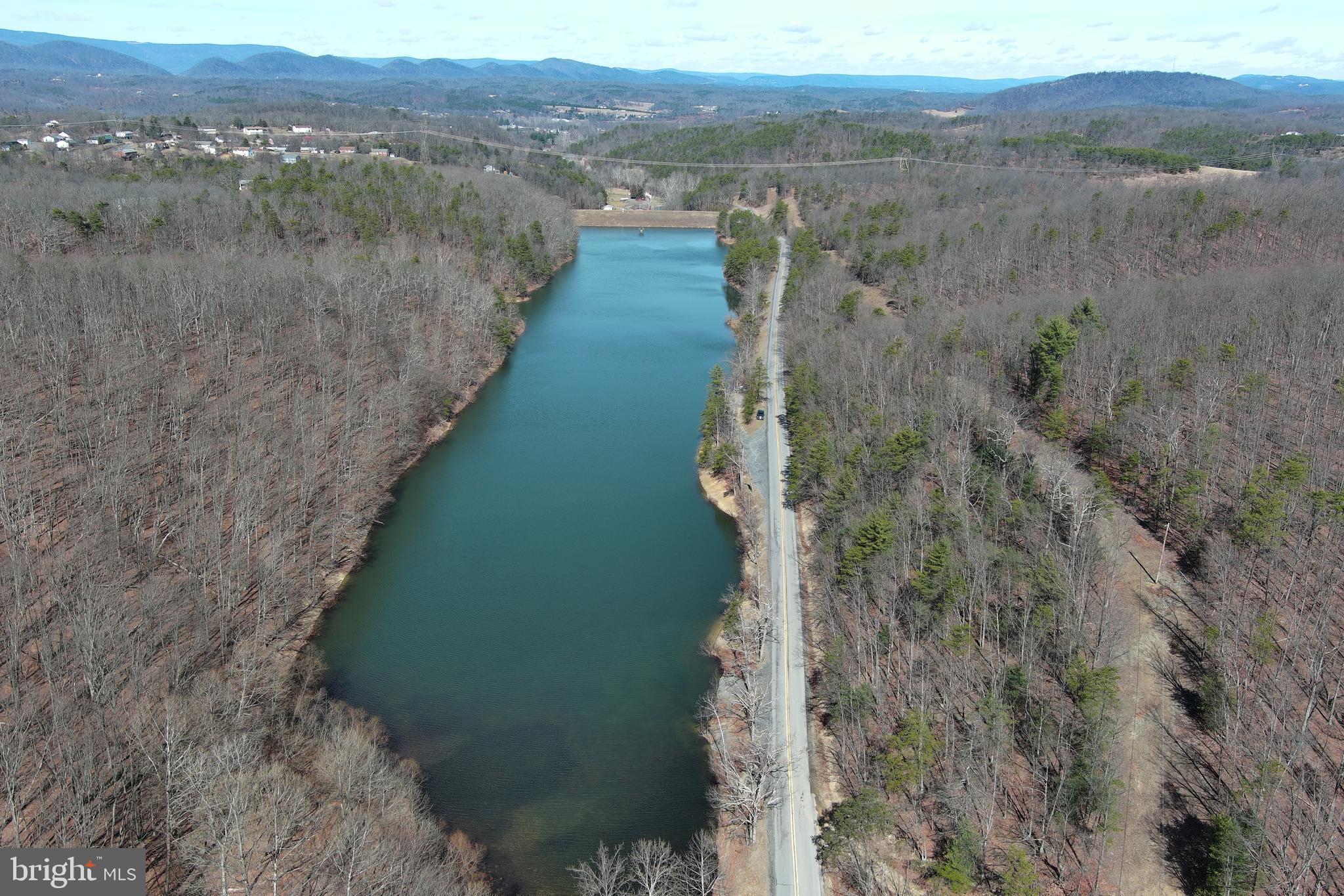 BLUFFS ON THE POTOMAC - Land